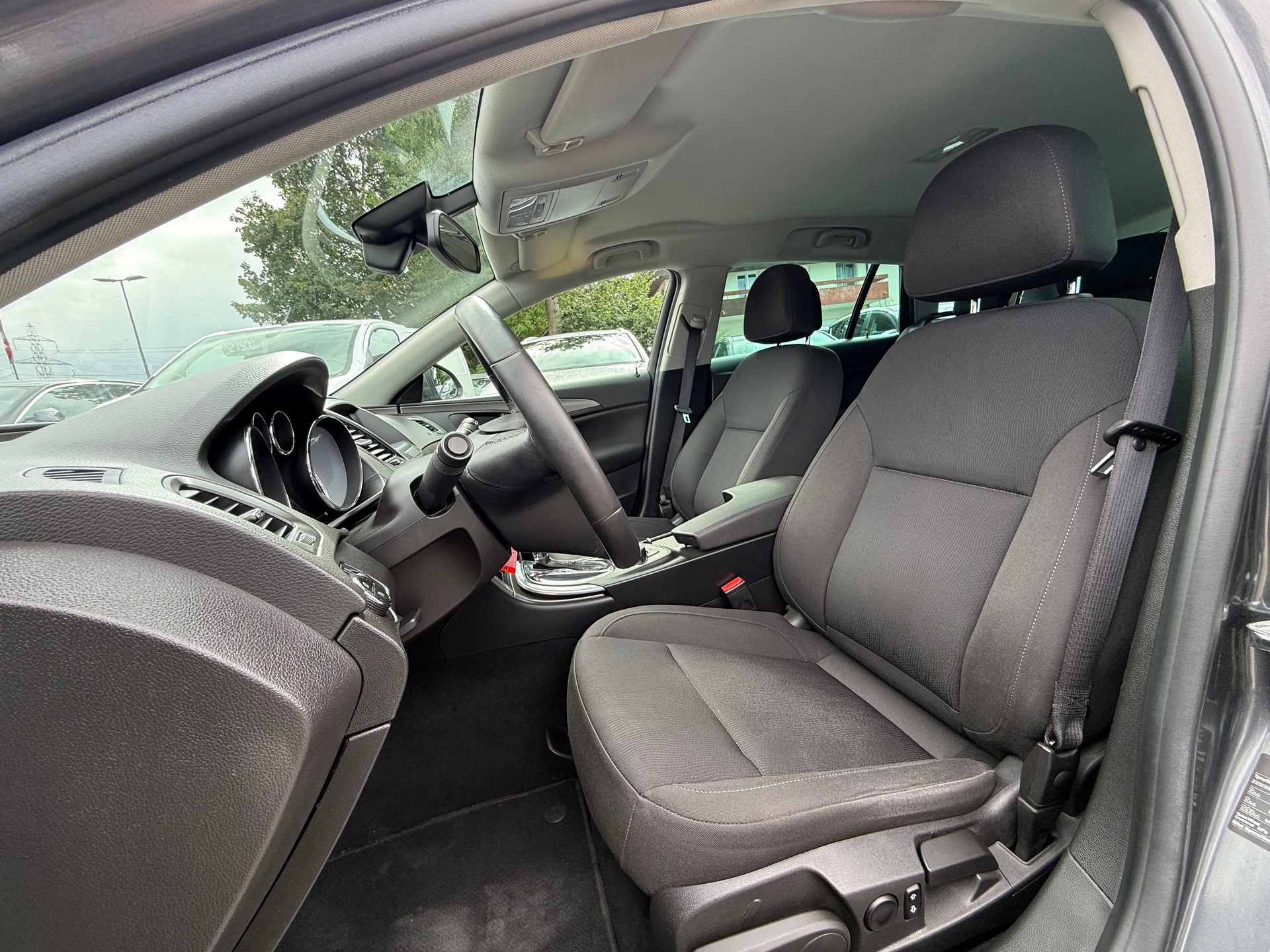 OPEL Insignia Sports Tourer 2.0 Turbo Edition Automatic-image-9