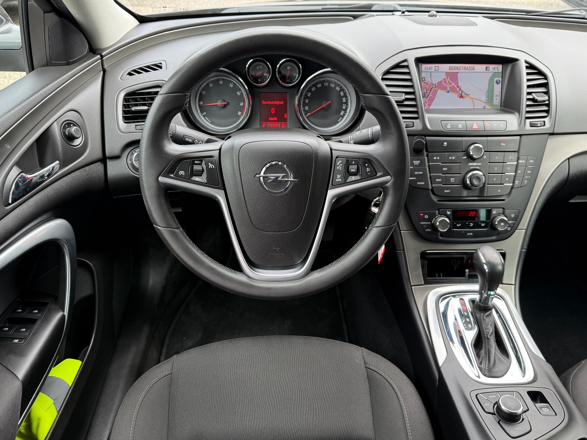 OPEL Insignia Sports Tourer 2.0 Turbo Edition Automatic-image-12