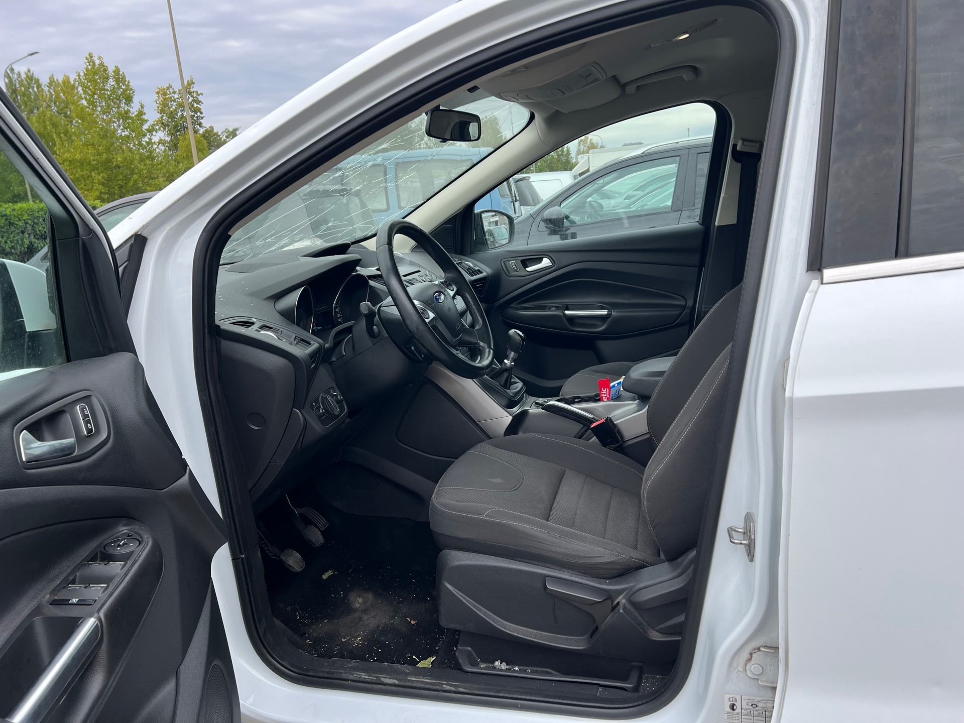 FORD Kuga 1.6 SCTi Titanium 2WD-image-5