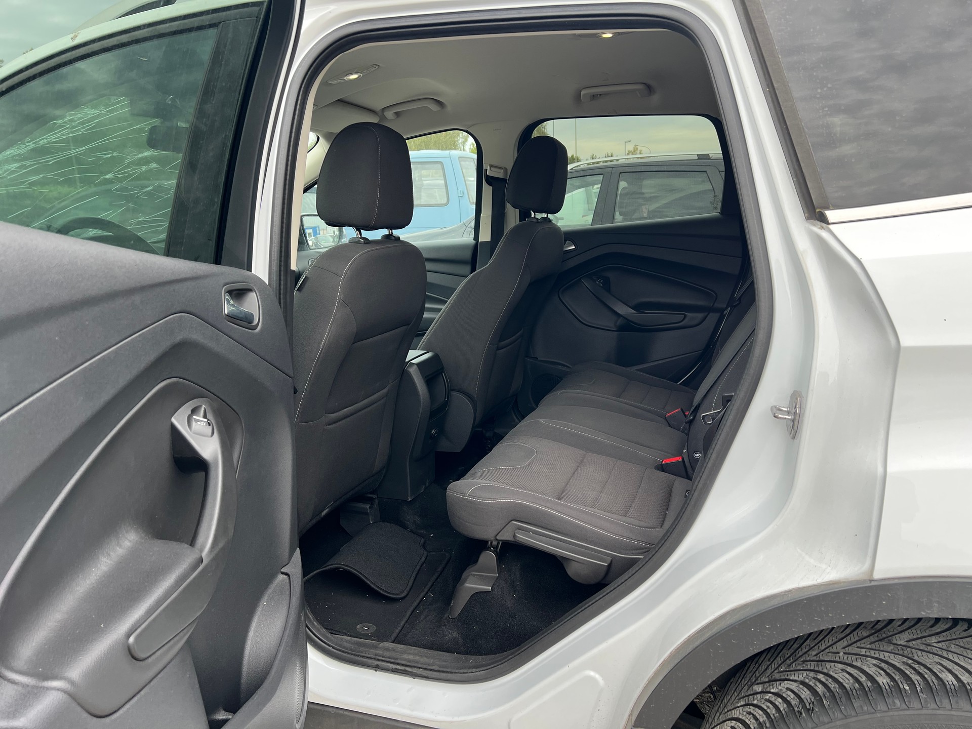 FORD Kuga 1.6 SCTi Titanium 2WD-image-4
