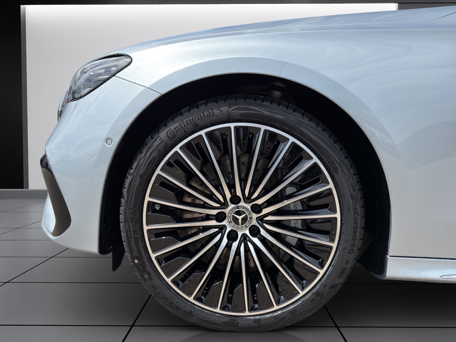 MERCEDES-BENZ E 220 d 4Matic 9G-Tronic-image-5