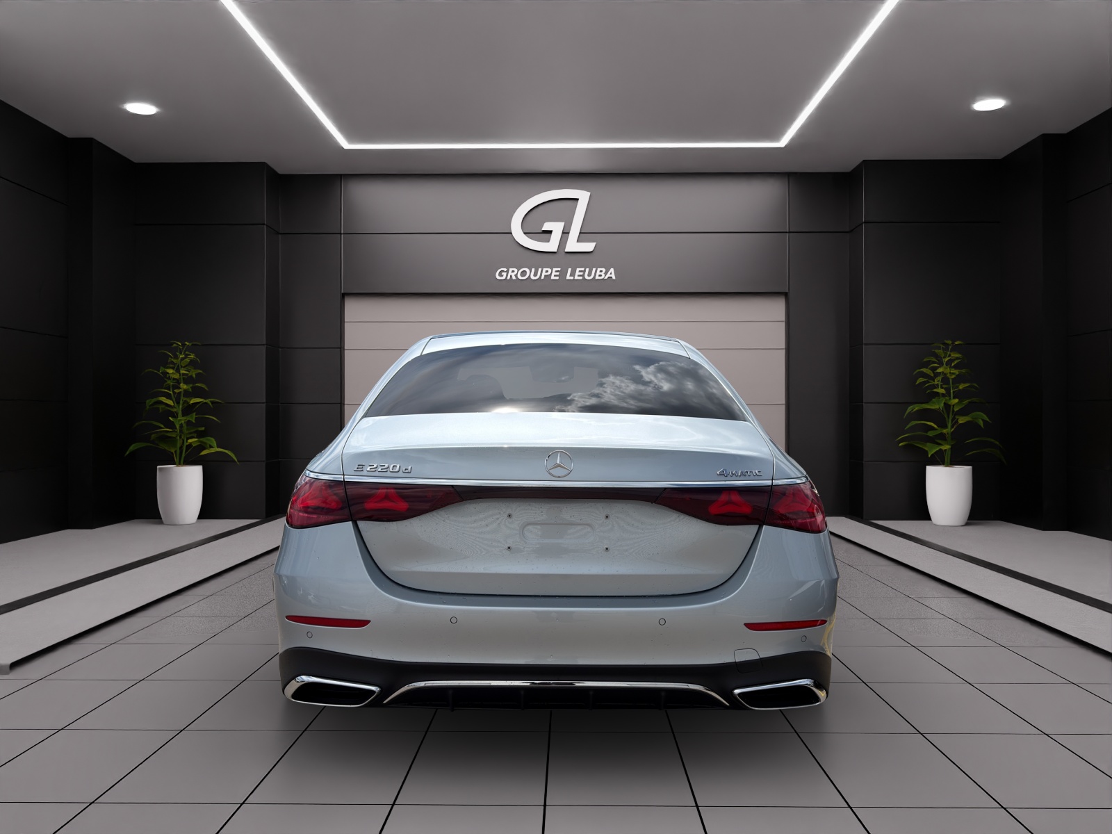 MERCEDES-BENZ E 220 d 4Matic 9G-Tronic-image-3