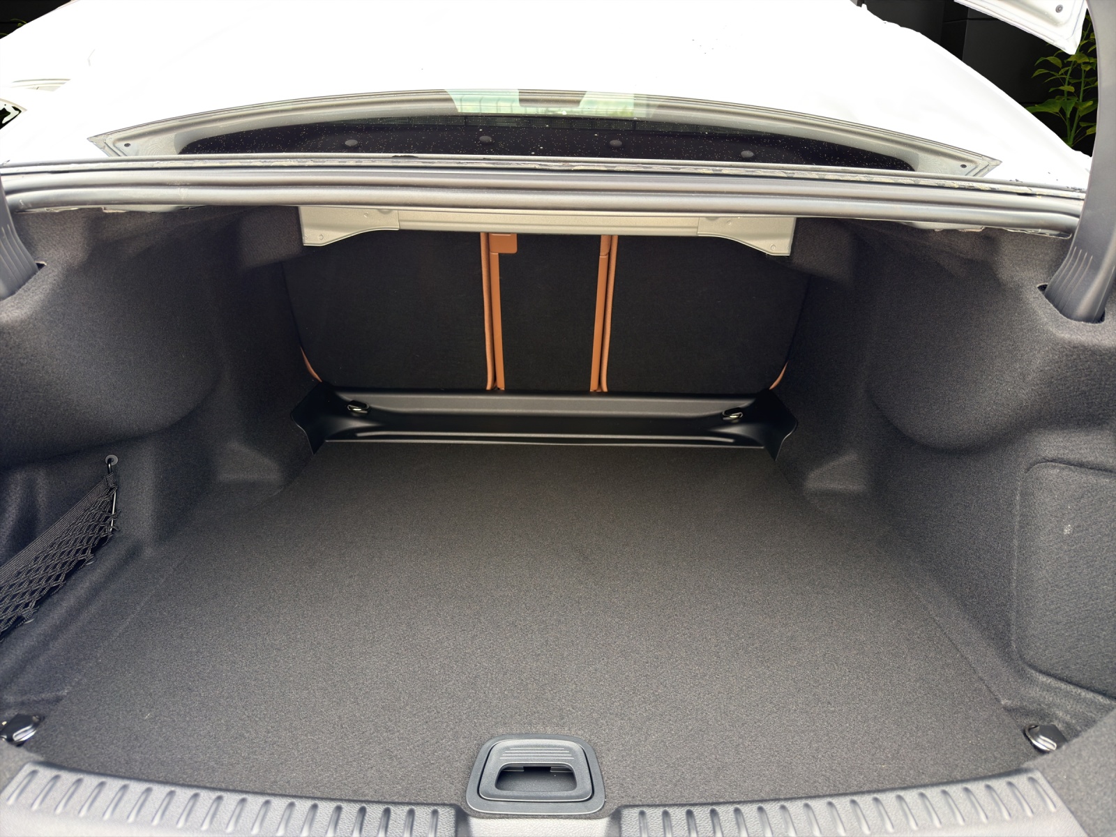 MERCEDES-BENZ E 220 d 4Matic 9G-Tronic-image-16