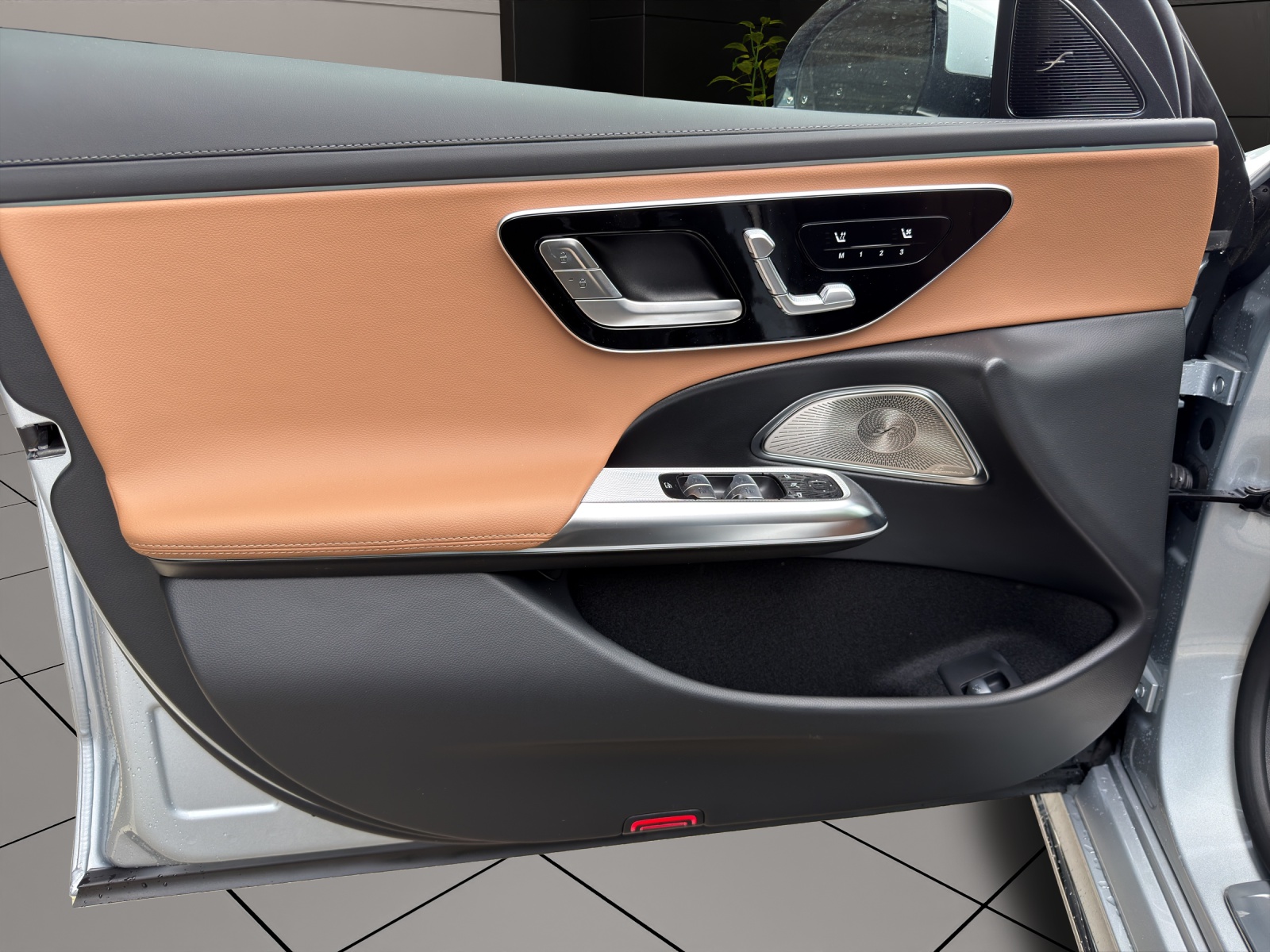 MERCEDES-BENZ E 220 d 4Matic 9G-Tronic-image-8