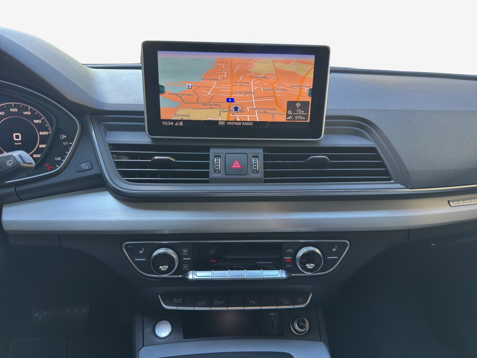 AUDI Q5 55 TFSI e sport quattro-image-11