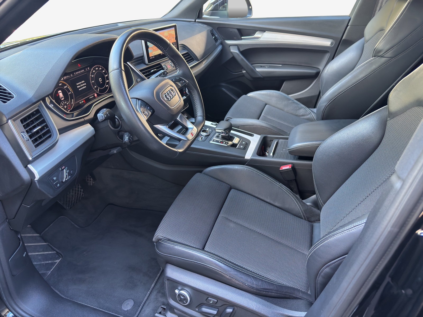 AUDI Q5 55 TFSI e sport quattro-image-8