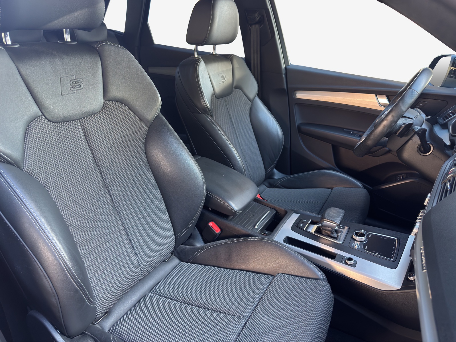 AUDI Q5 55 TFSI e sport quattro-image-14