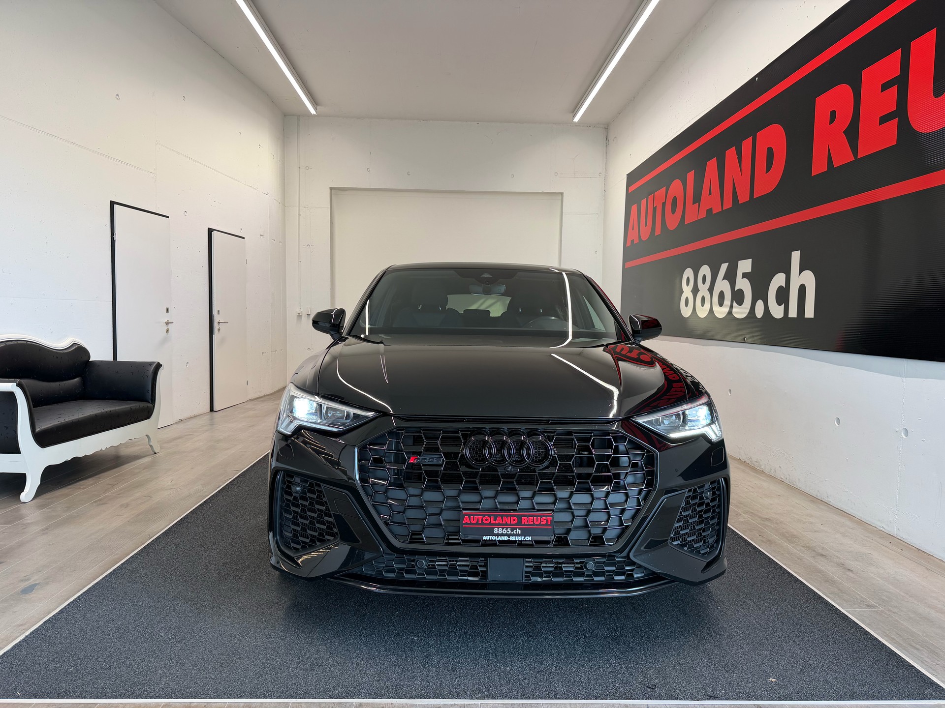 AUDI RS Q3 Sportback quattro S tronic-showroom-element-1