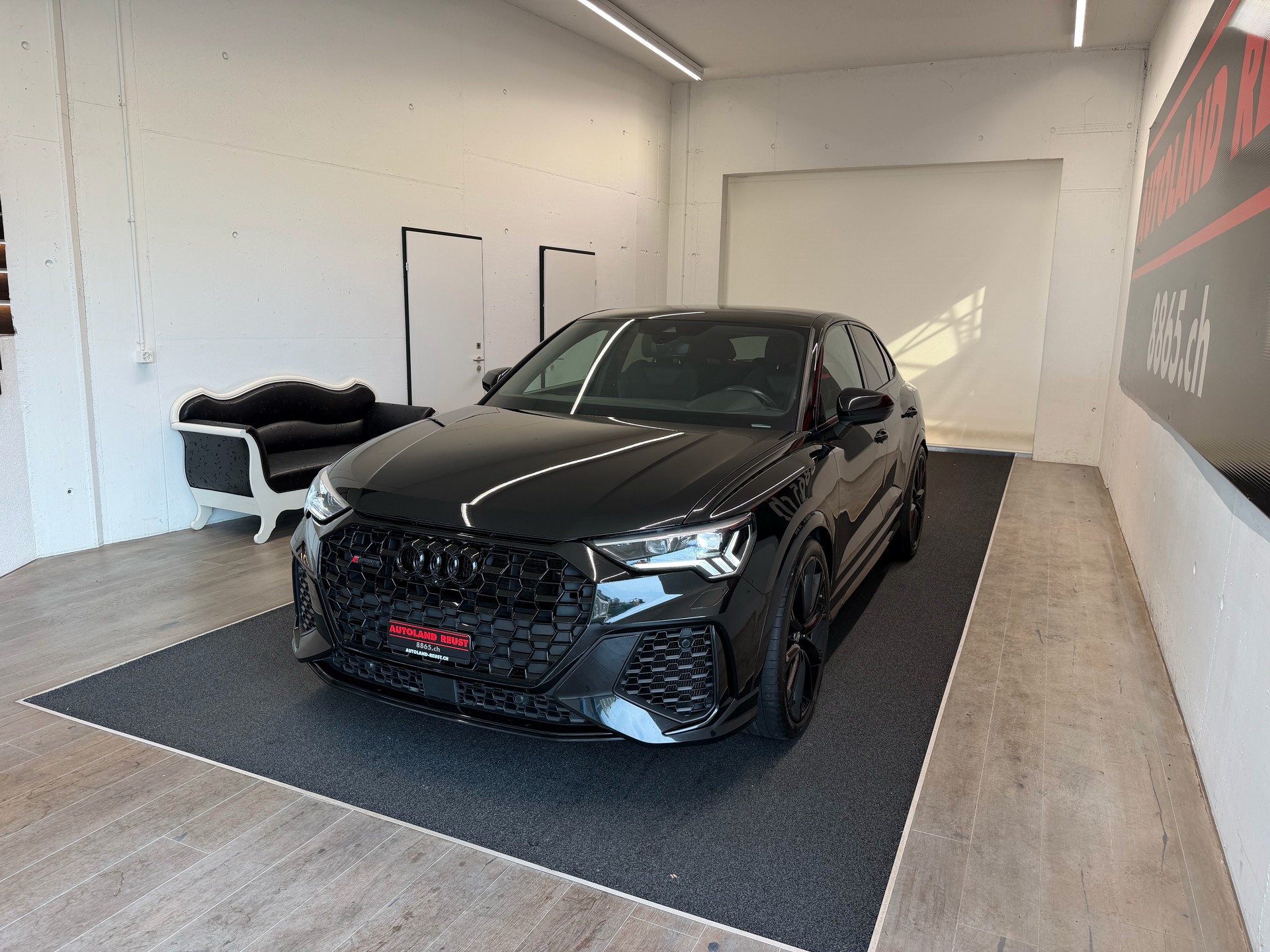 AUDI RS Q3 Sportback quattro S tronic-showroom-element-2
