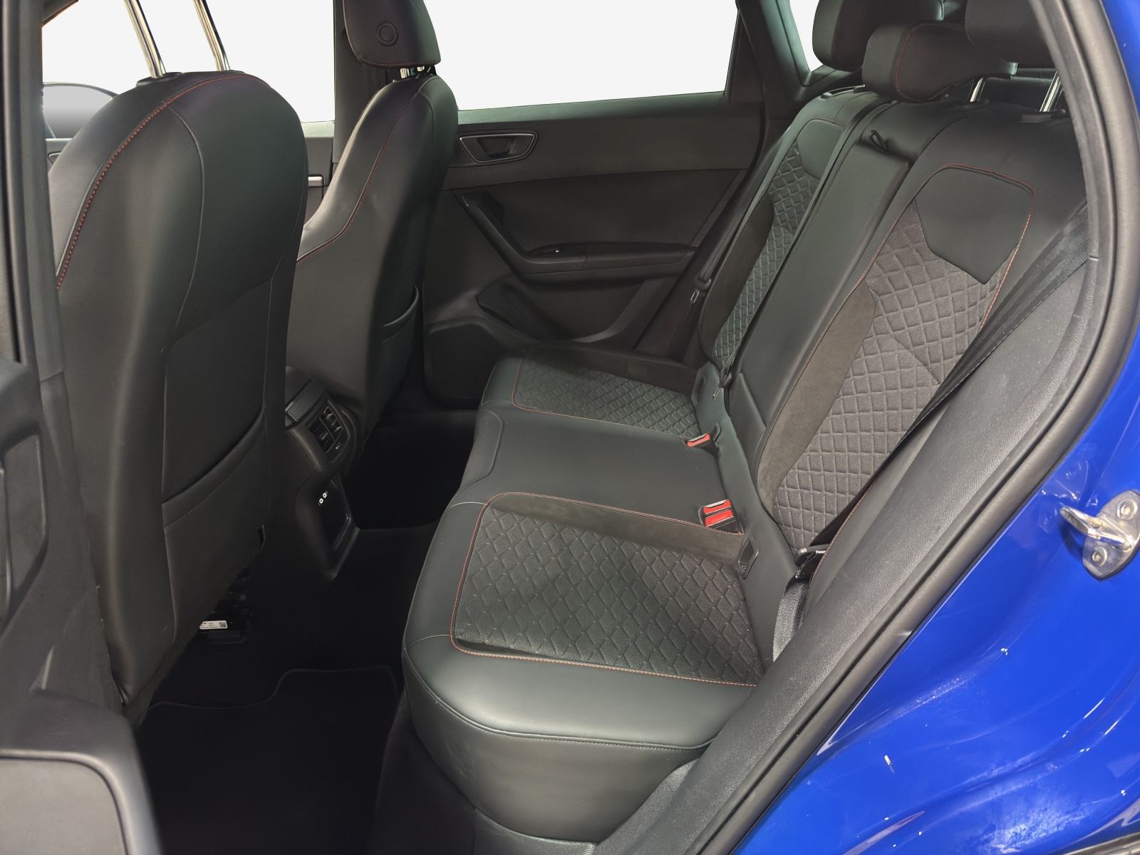 SEAT Ateca 2.0 TSI Hola FR 4Drive DSG-image-11