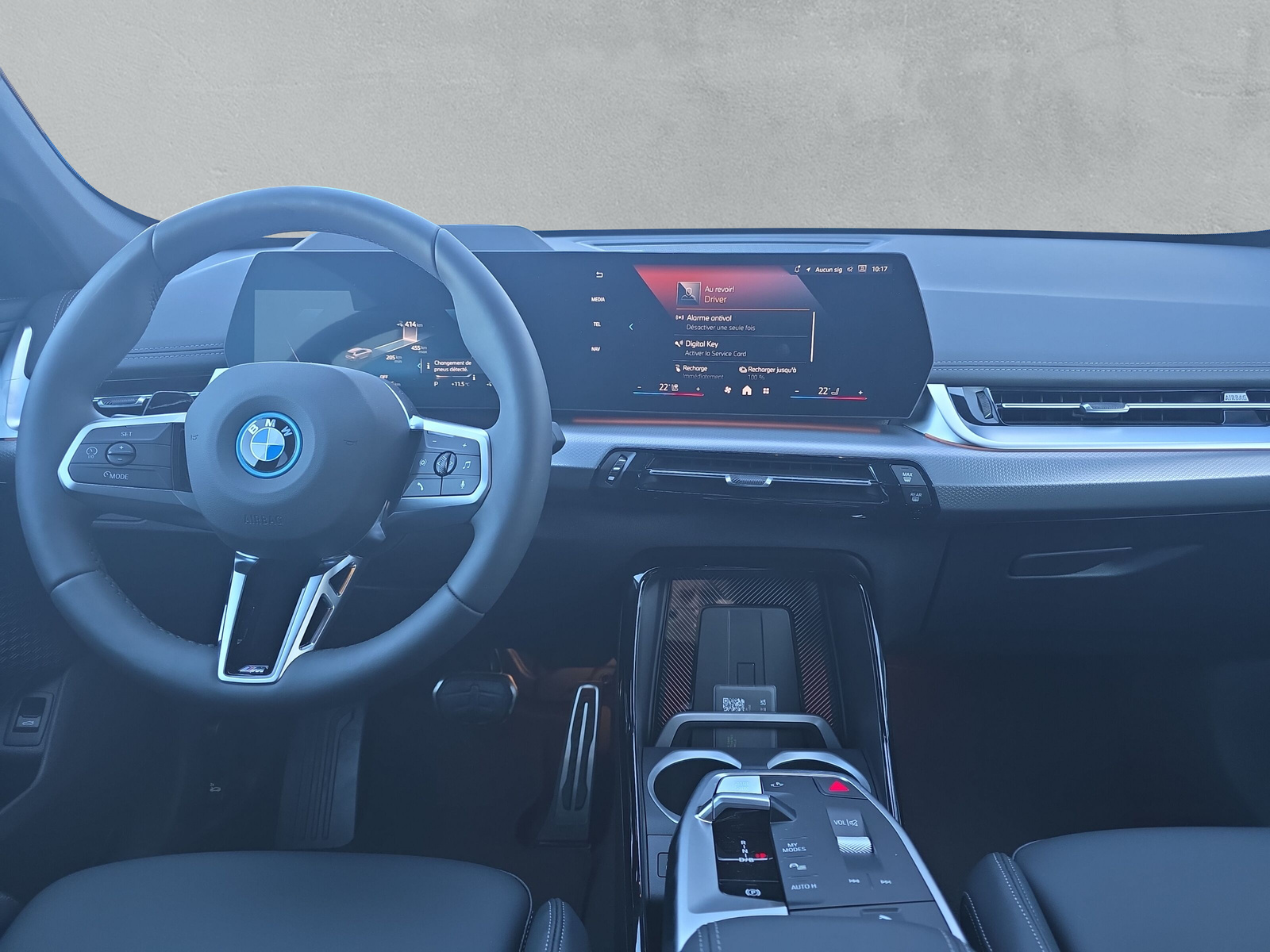 BMW iX1 eDrive 20 M Sport-image-12