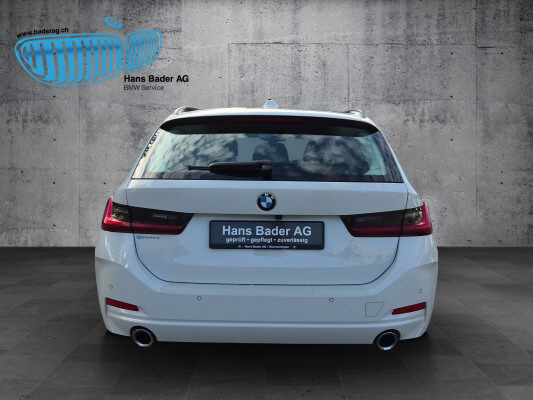 BMW 320d xDrive 48V Touring-image-3