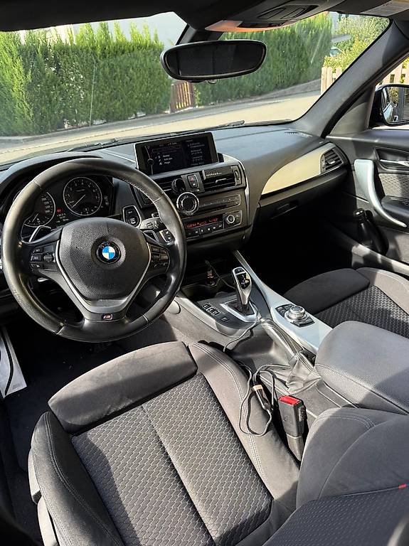 BMW M135i xDrive Steptronic-image-3