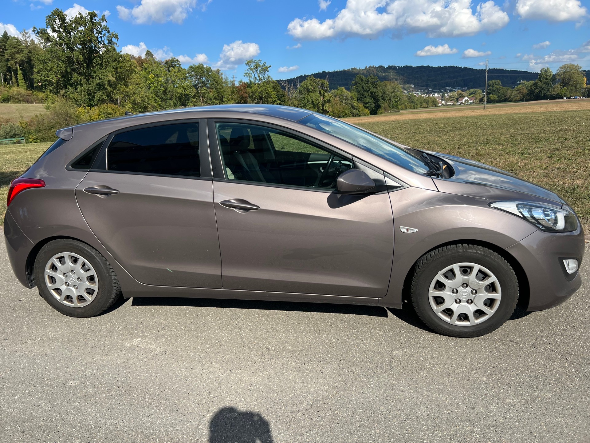 HYUNDAI i30 1.4 Pica Leder-image-1