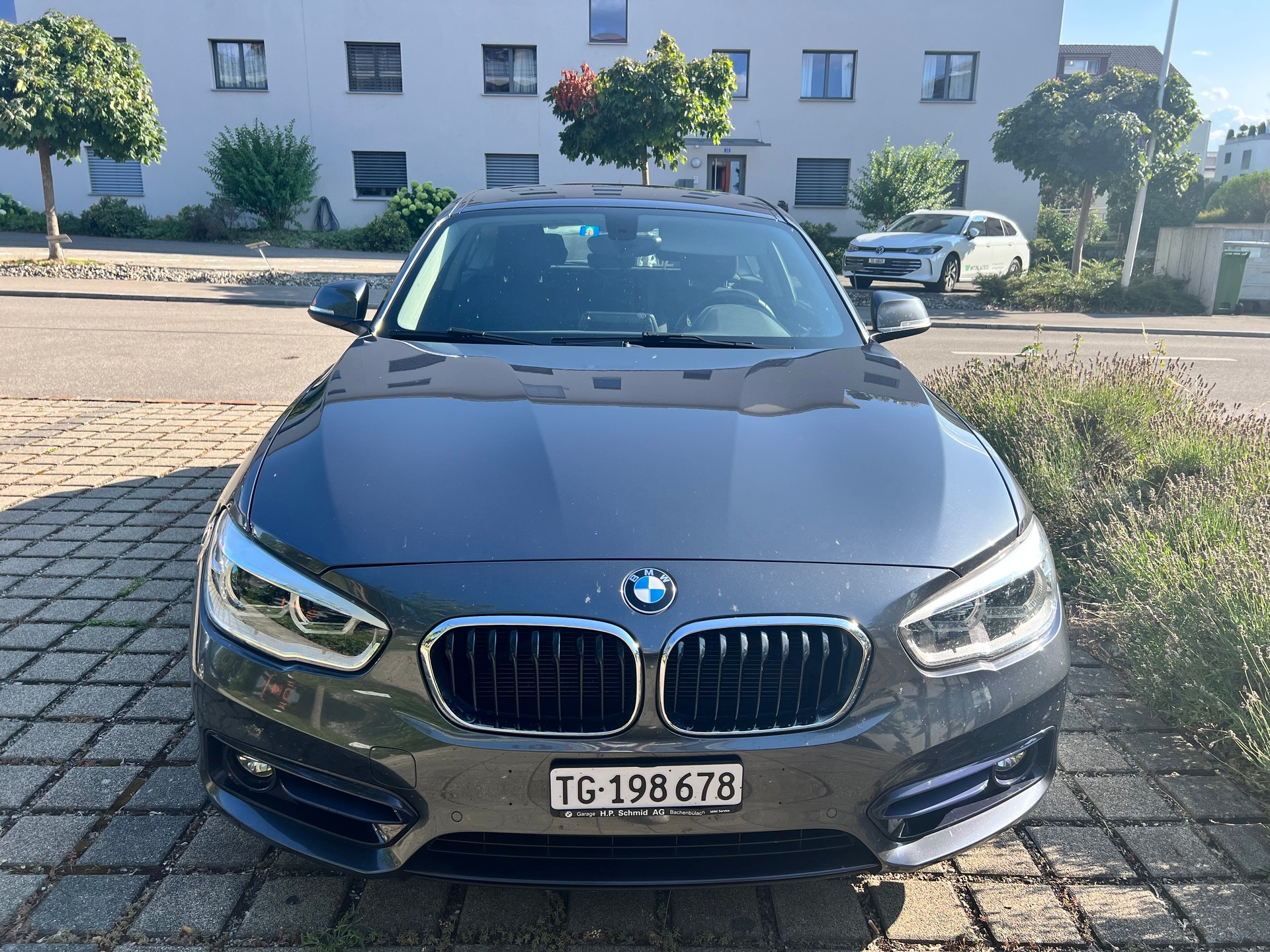 BMW 118i-image-0