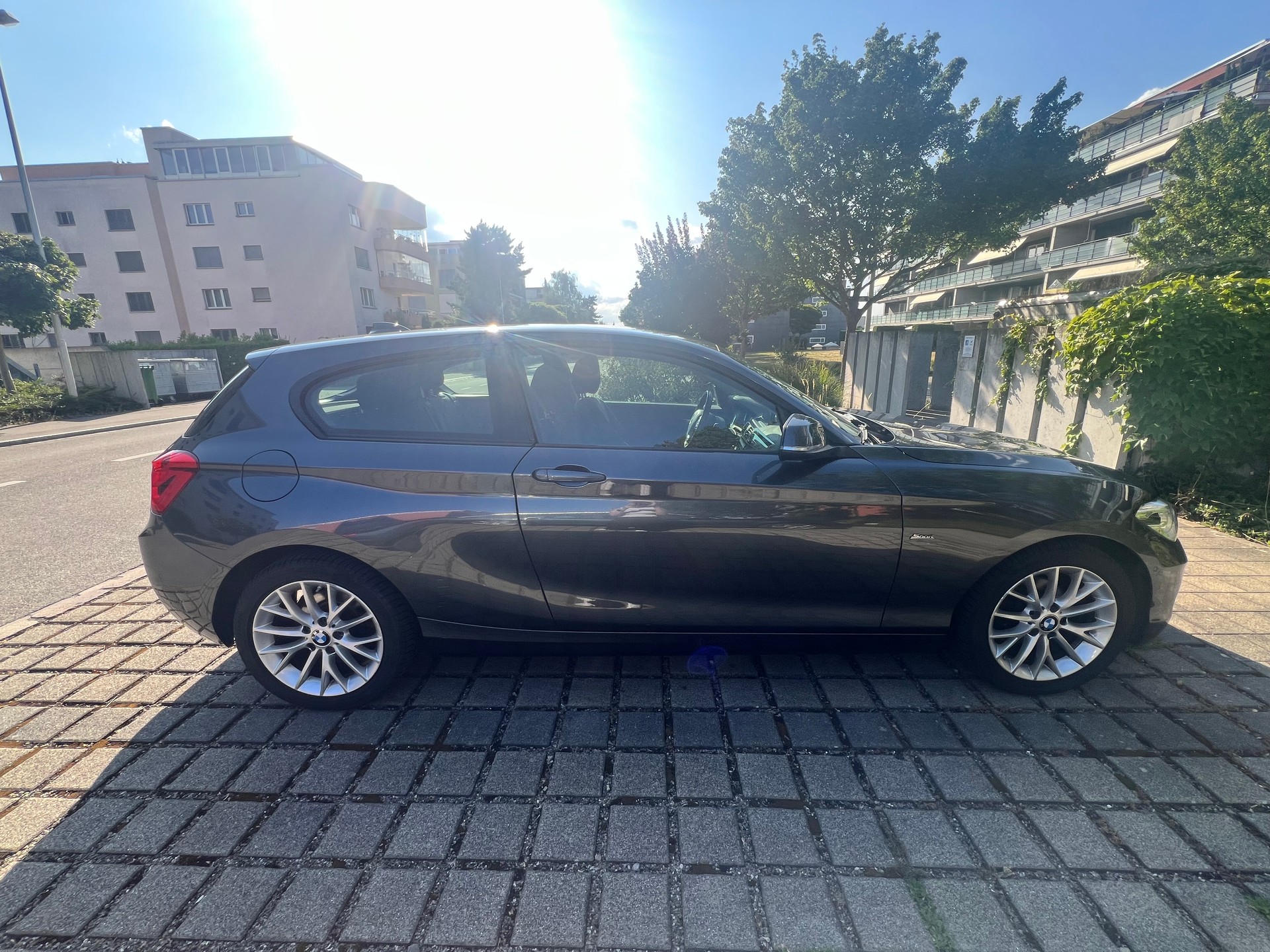 BMW 118i-image-1