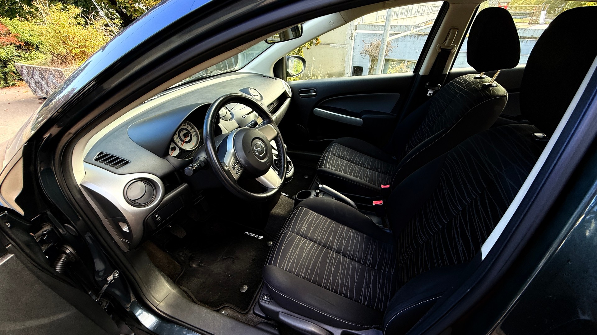MAZDA 2 1.3i 16V Exclusive-image-9