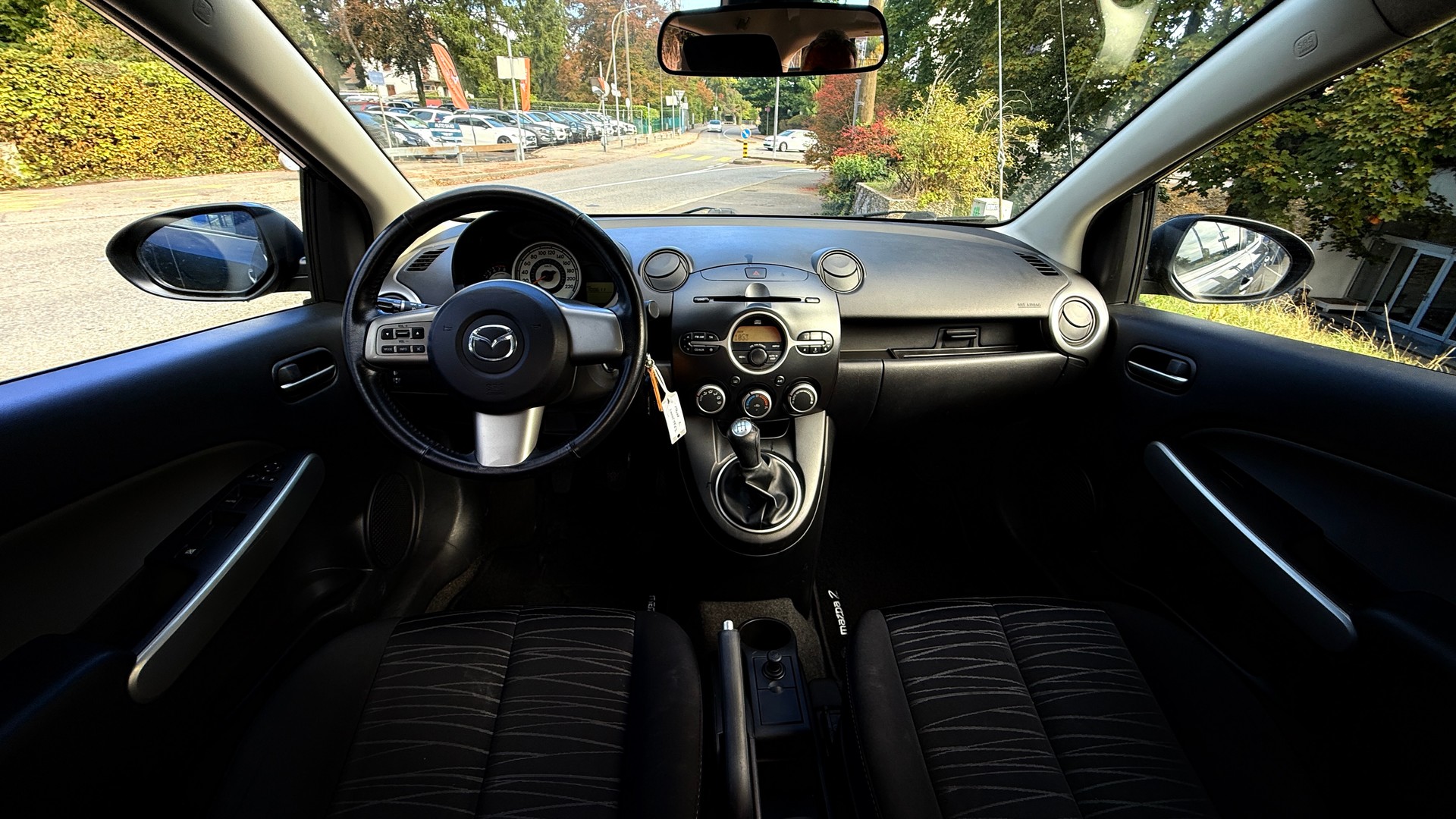 MAZDA 2 1.3i 16V Exclusive-image-8