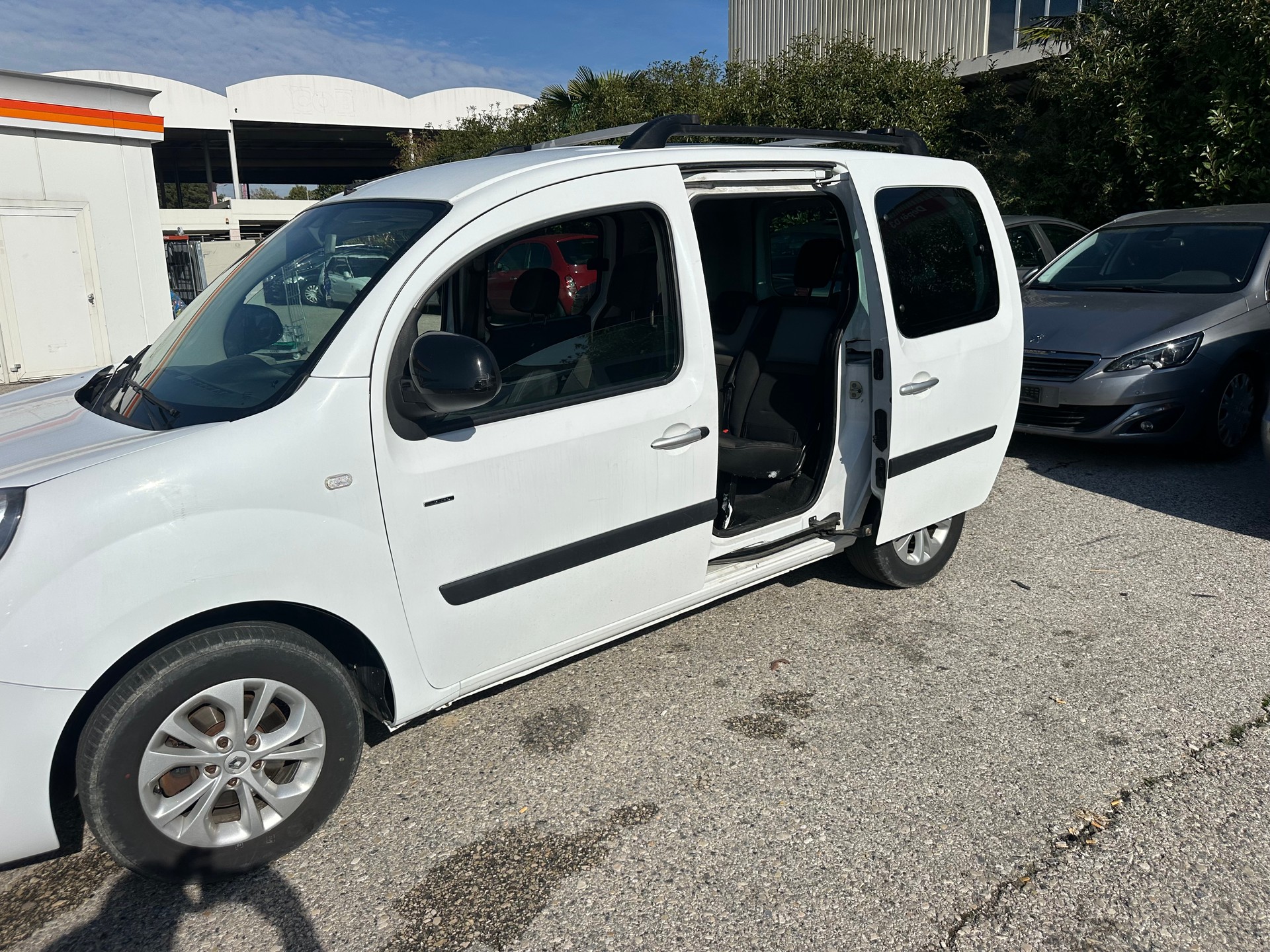 RENAULT Kangoo 1.2 16V Turbo Intens-image-1