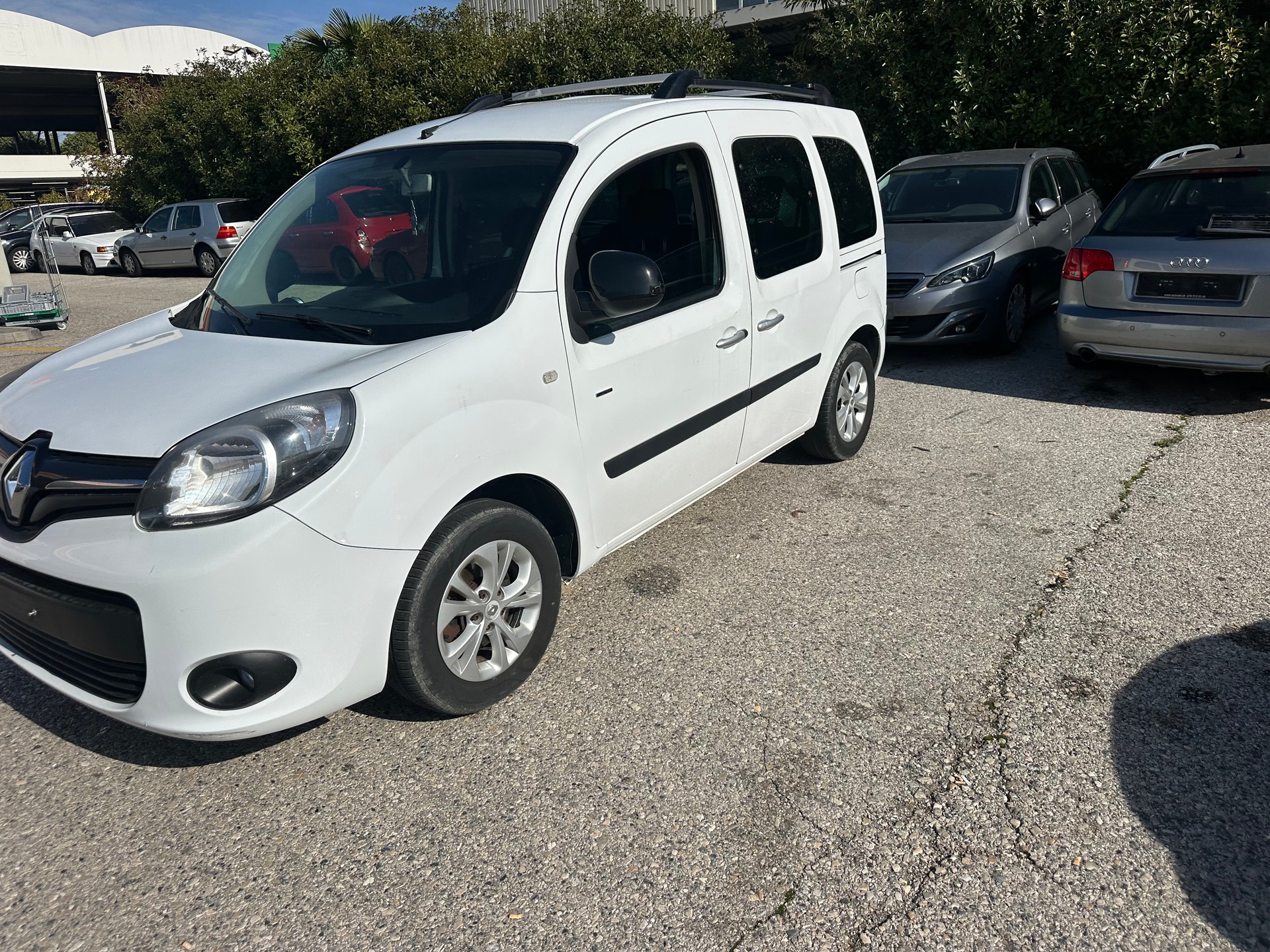 RENAULT Kangoo 1.2 16V Turbo Intens-image-12