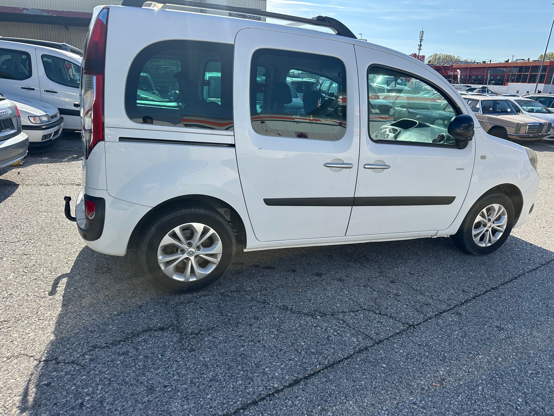 RENAULT Kangoo 1.2 16V Turbo Intens-image-15