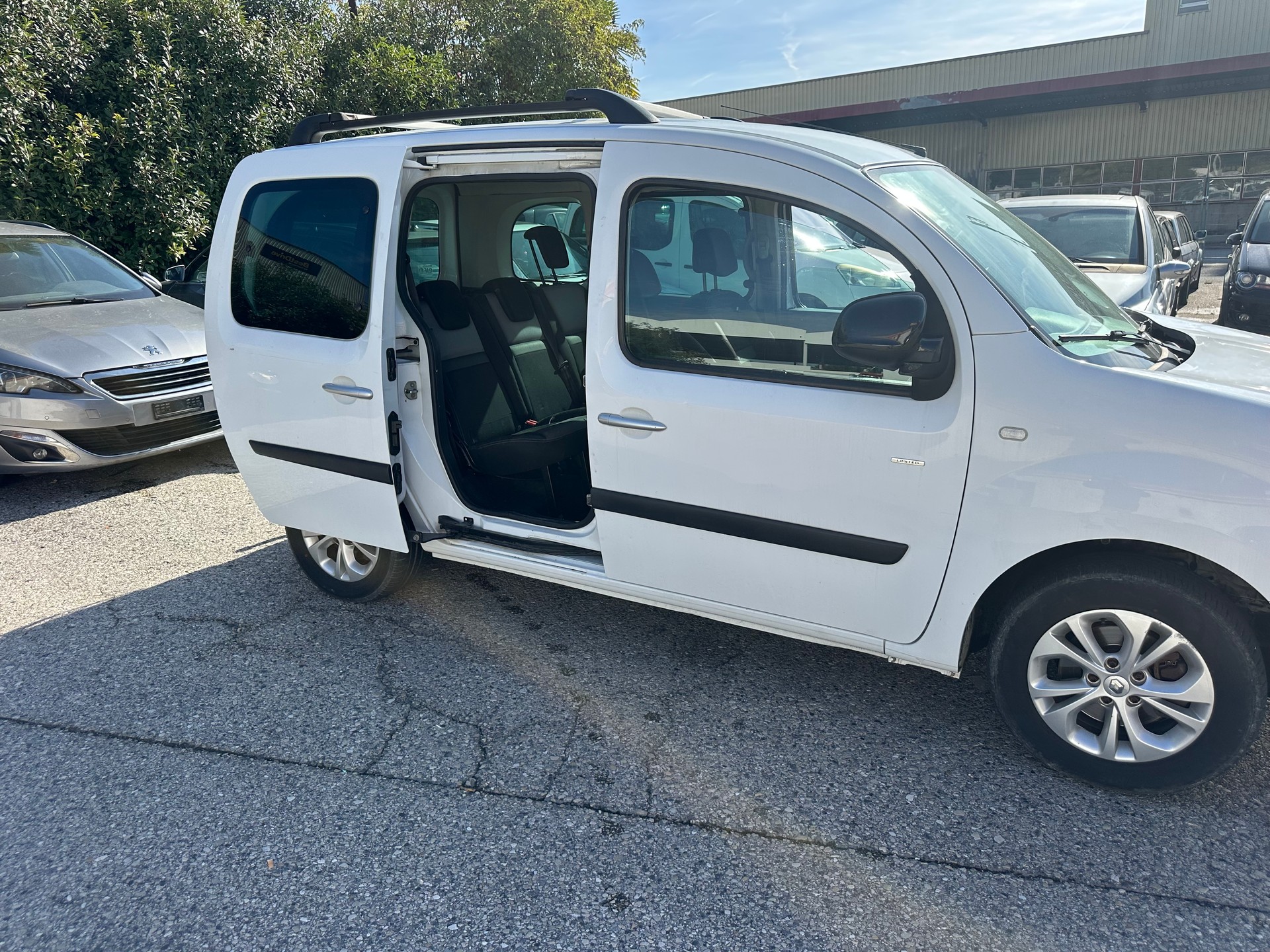 RENAULT Kangoo 1.2 16V Turbo Intens-image-13