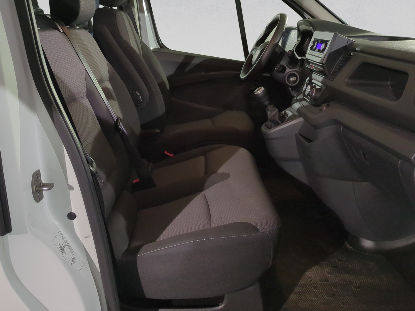 RENAULT Trafic 2.0 Blue dCi 130 Advance L2H1 EN-image-16