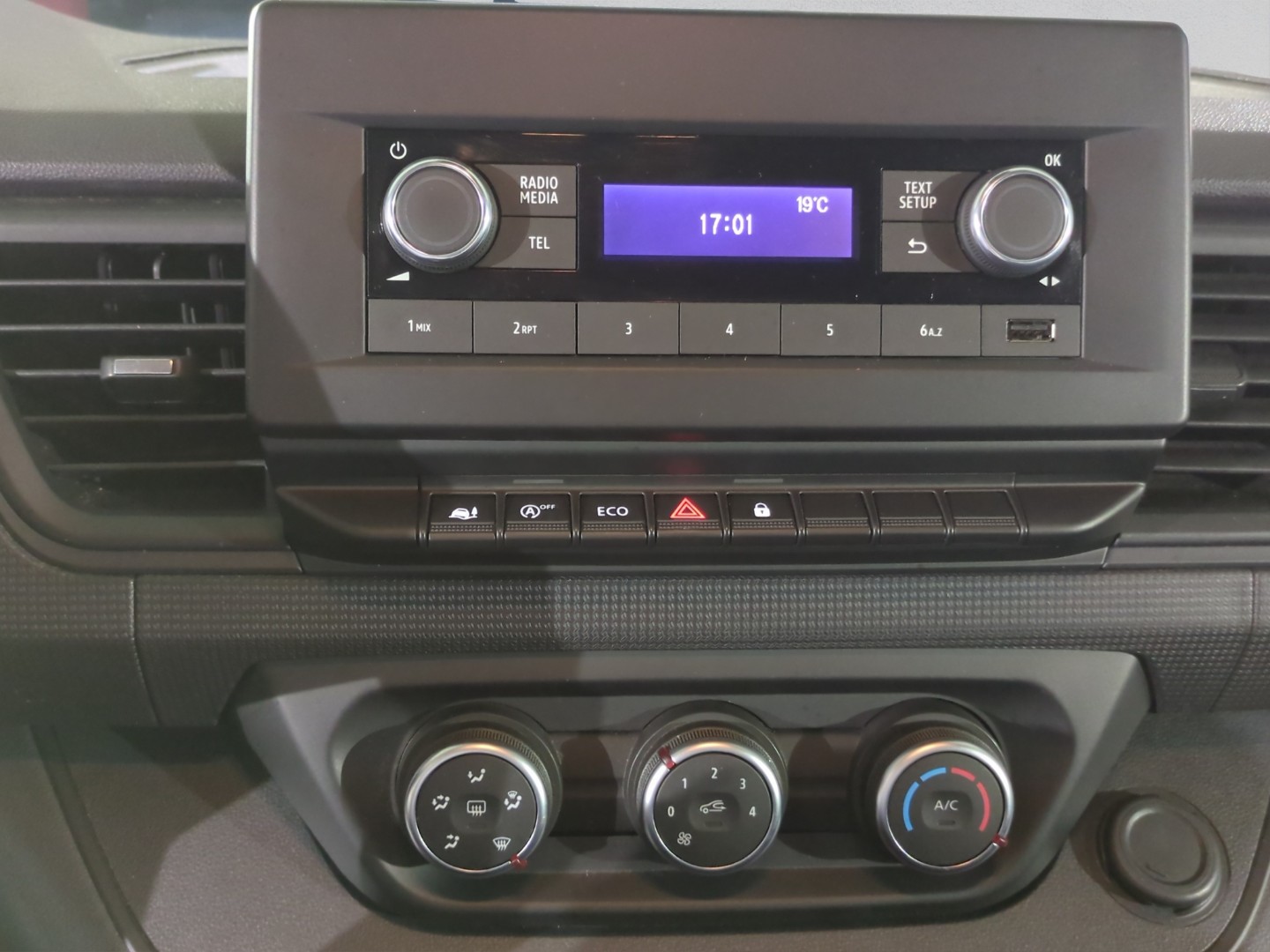 RENAULT Trafic 2.0 Blue dCi 130 Advance L2H1 EN-image-11