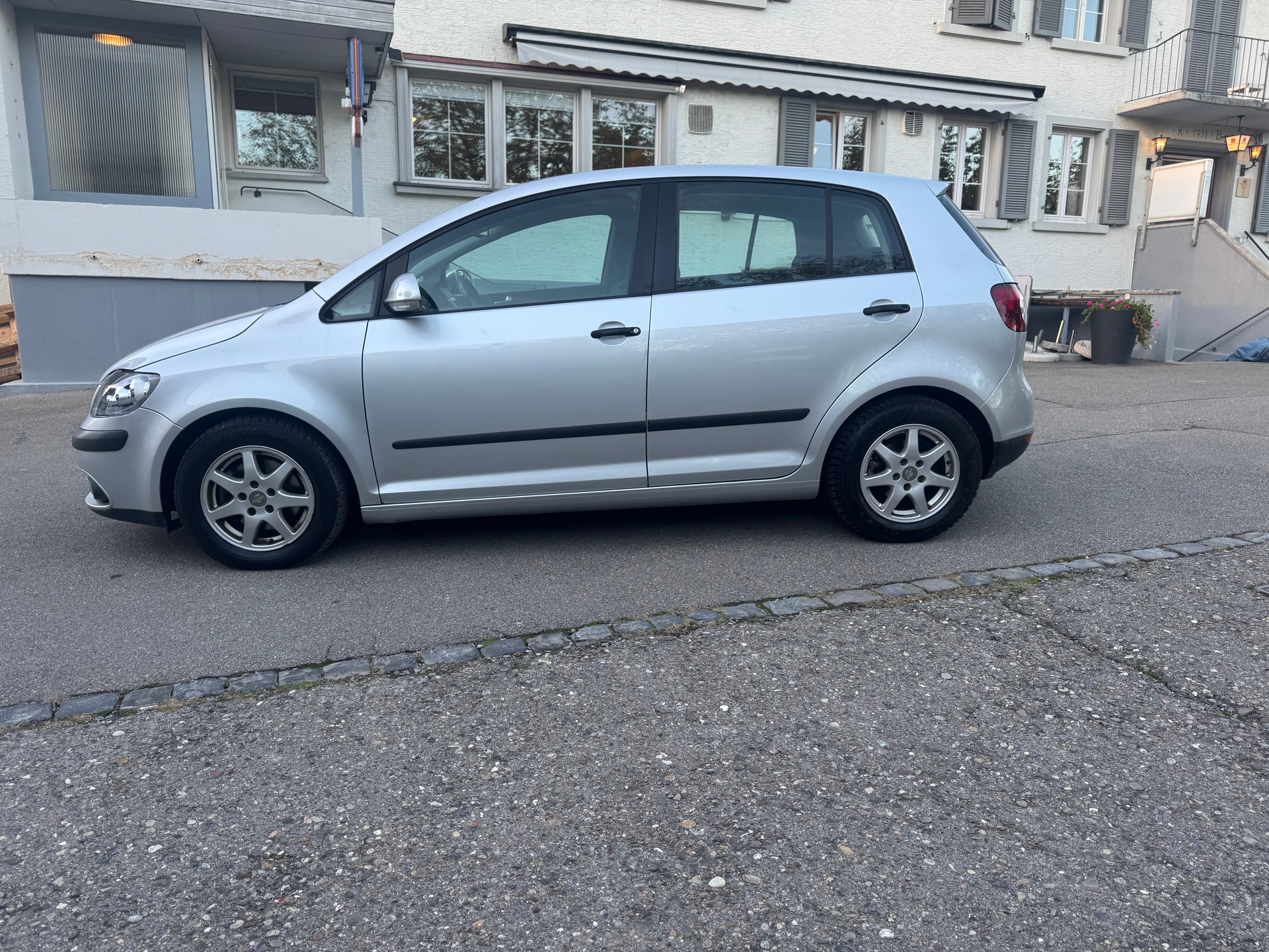 VW Golf Plus 1.6 FSI Comfortline-image-2