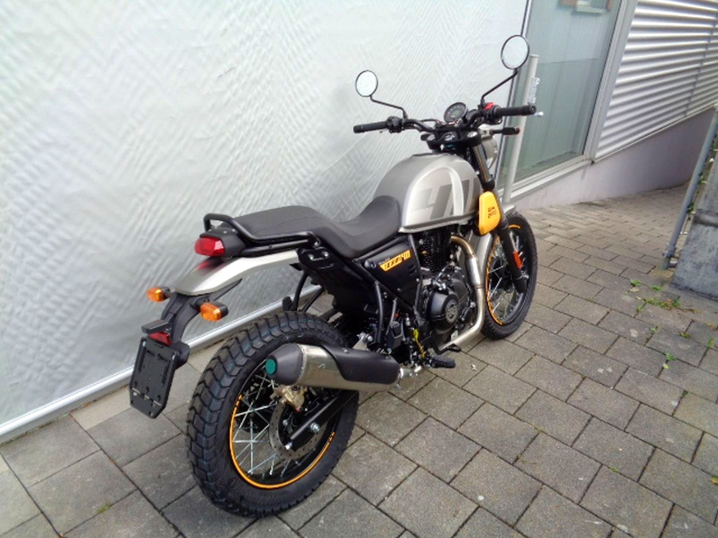 ROYAL ENFIELD SCRAM 411-showroom-element-1