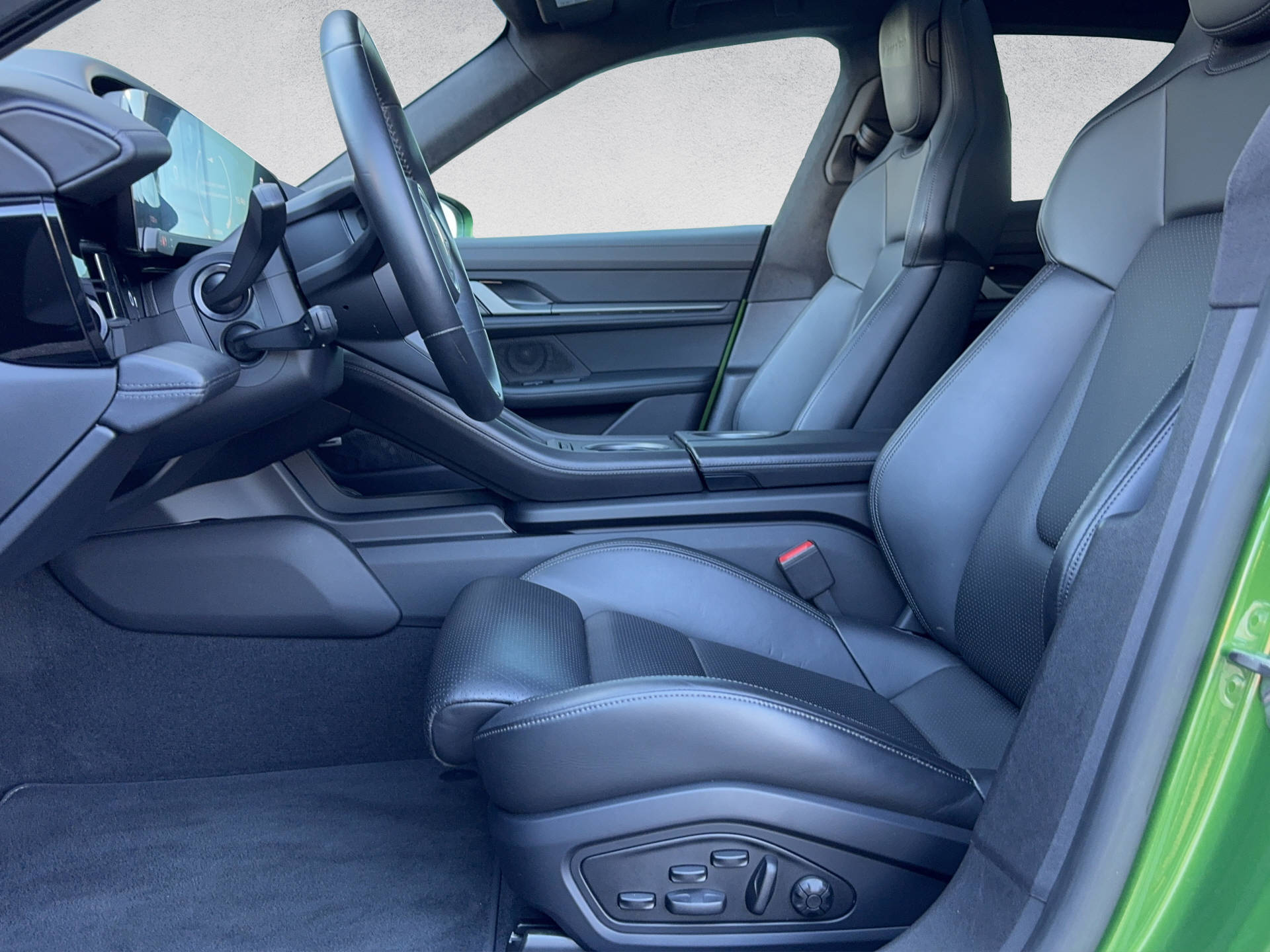 PORSCHE Taycan Turbo Sport Turismo-image-6