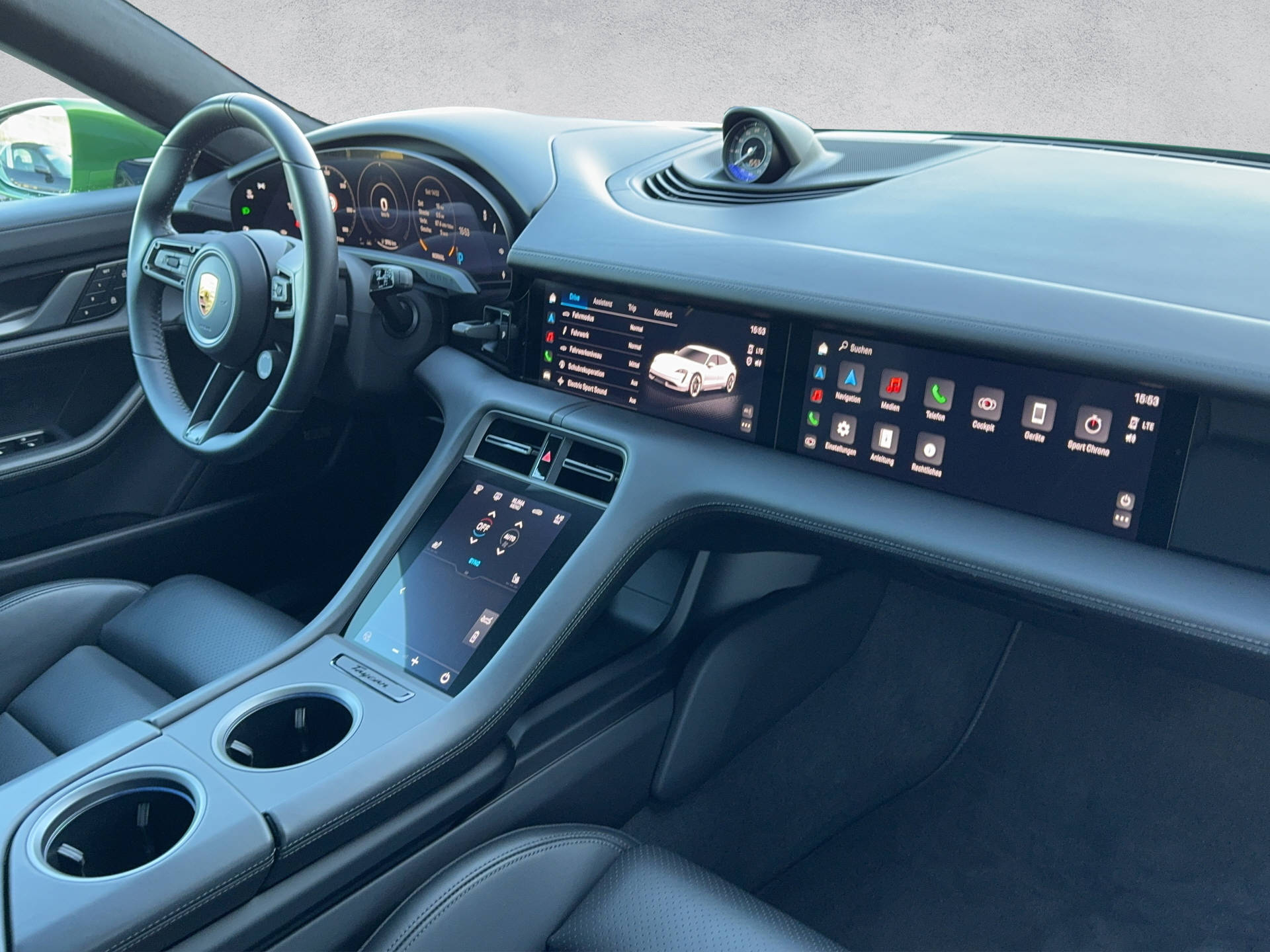 PORSCHE Taycan Turbo Sport Turismo-image-7