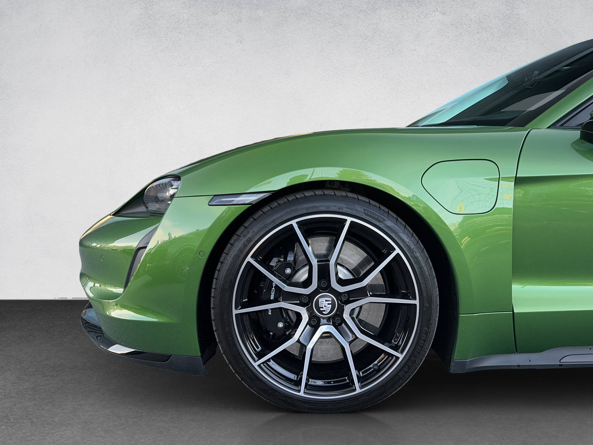 PORSCHE Taycan Turbo Sport Turismo-image-12