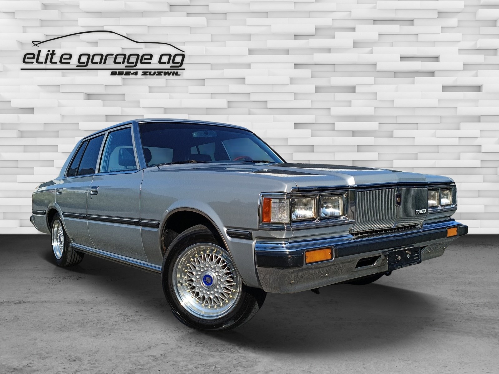 TOYOTA Crown 2800i DL-image-2