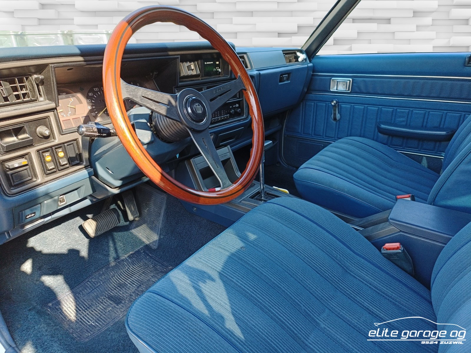 TOYOTA Crown 2800i DL-image-8