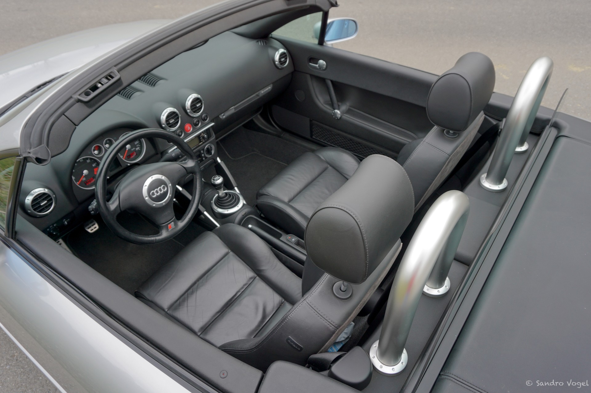 AUDI TT ROADSTER 1.8 T quattro-image-8