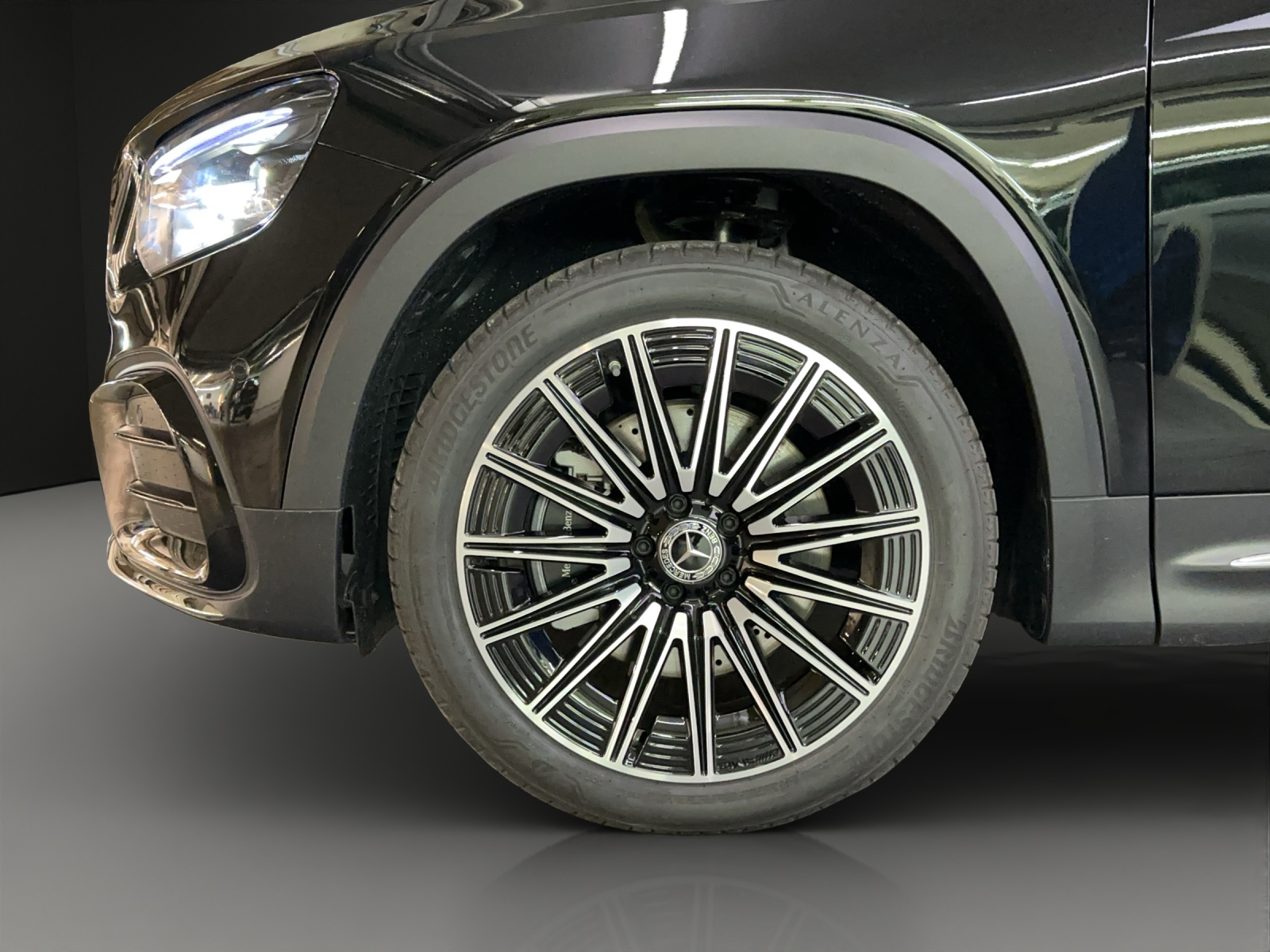 MERCEDES-BENZ GLB 250 4Matic 8G-Tronic-image-5