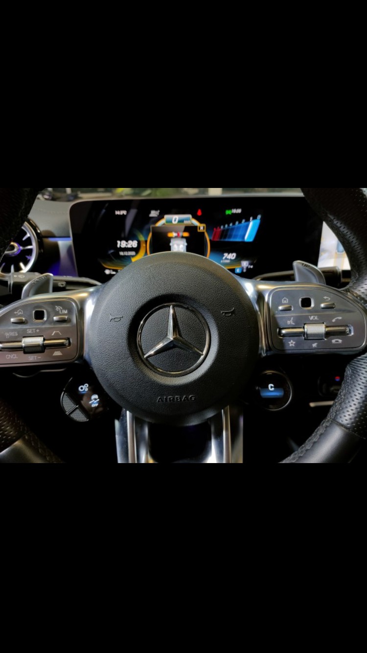 MERCEDES-BENZ A 35 AMG 4Matic Speedshift-image-9
