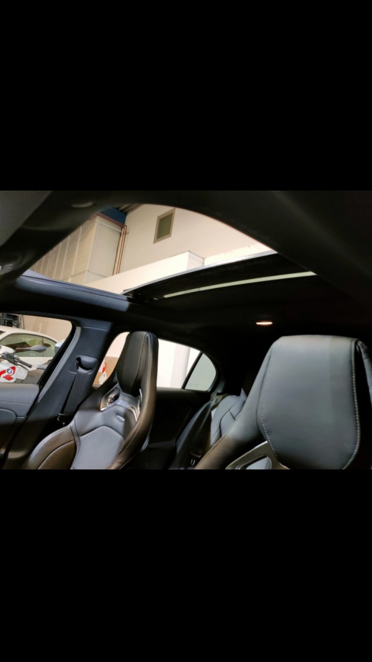 MERCEDES-BENZ A 35 AMG 4Matic Speedshift-image-11