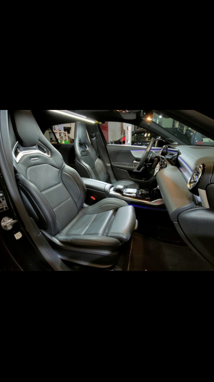 MERCEDES-BENZ A 35 AMG 4Matic Speedshift-image-4