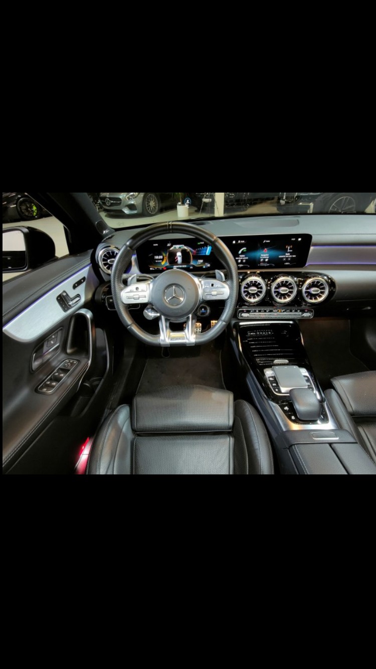 MERCEDES-BENZ A 35 AMG 4Matic Speedshift-image-5