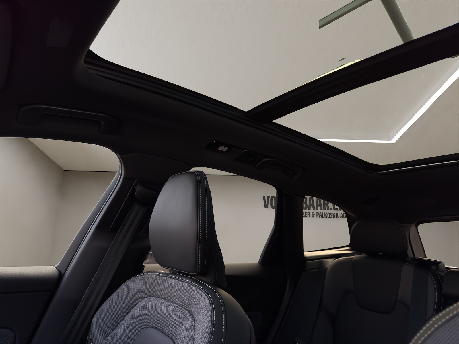 VOLVO XC60 2.0 T6 TE Black Edition eAWD-image-15