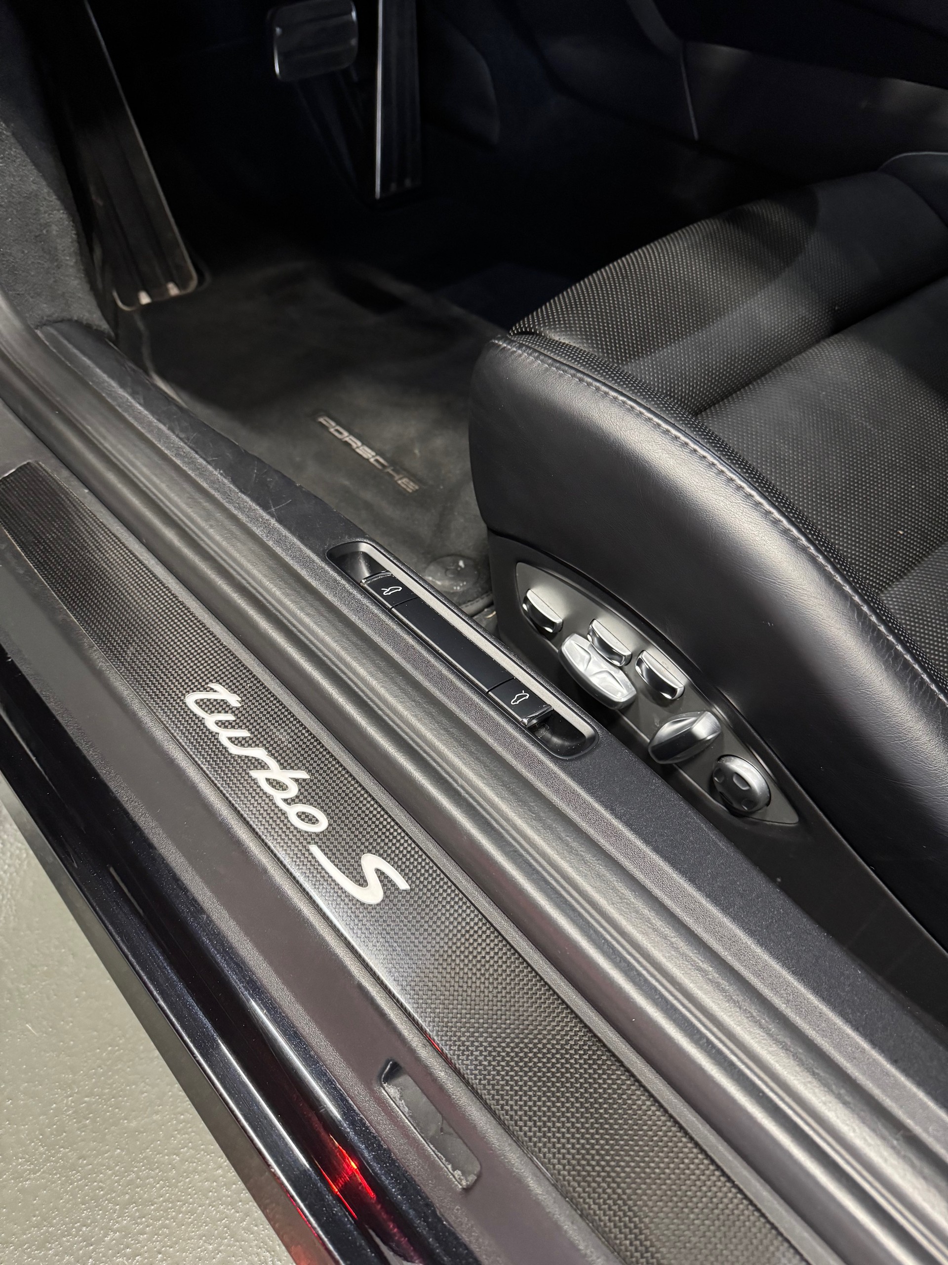 PORSCHE 911 Turbo S PDK Stg2+ *720HP*-image-12