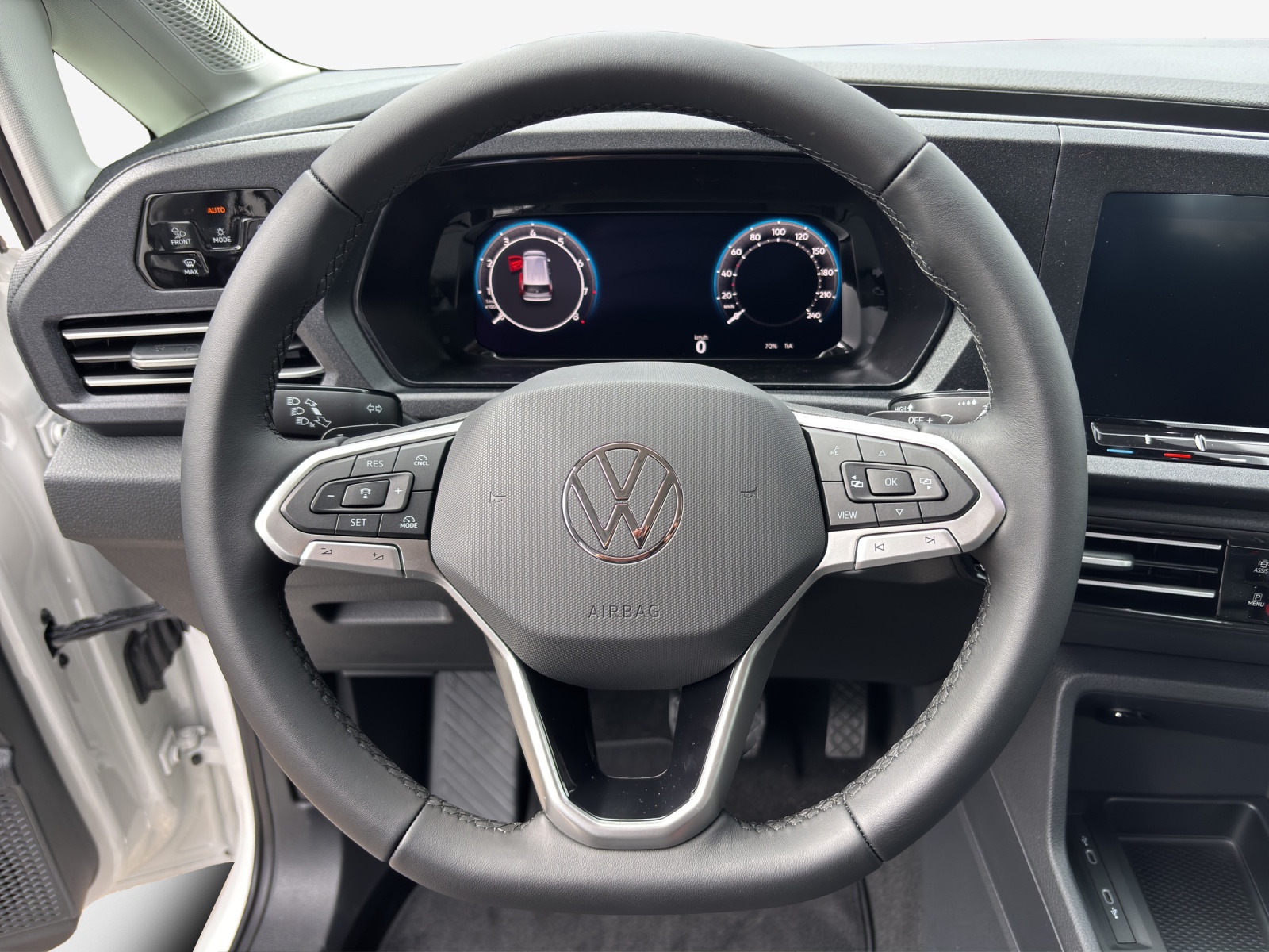 VW Caddy 1.5 TSI Life DSG-image-9