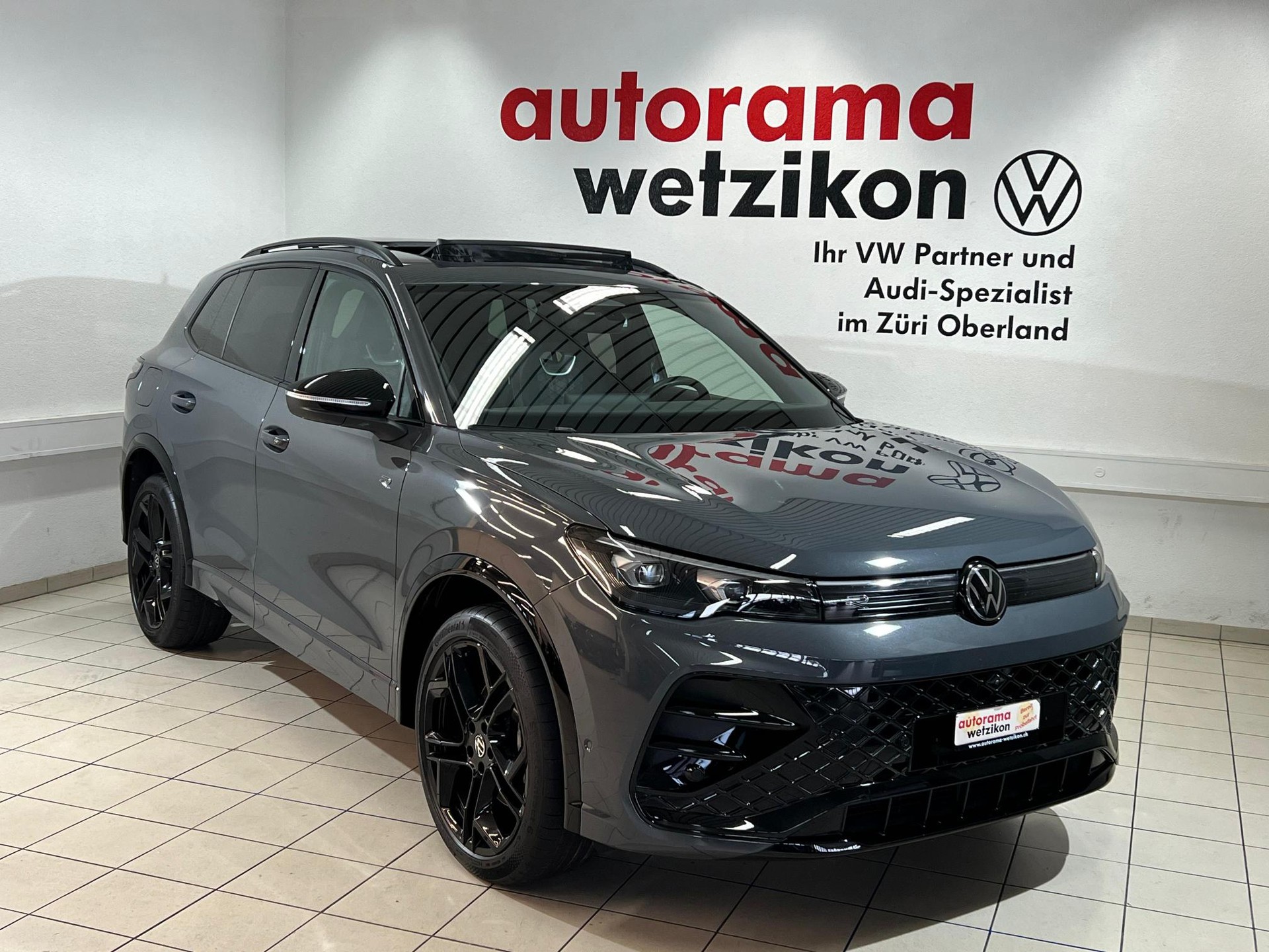 VW Tiguan 2.0 TSI DSG R-Line 4Motion-image-1