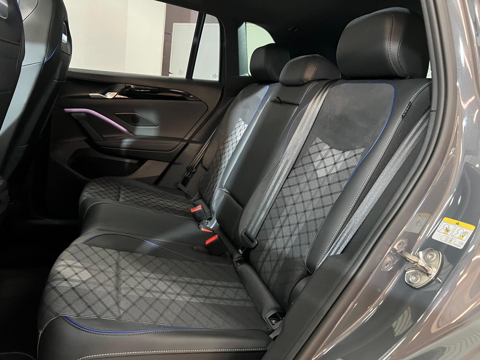 VW Tiguan 2.0 TSI DSG R-Line 4Motion-image-9
