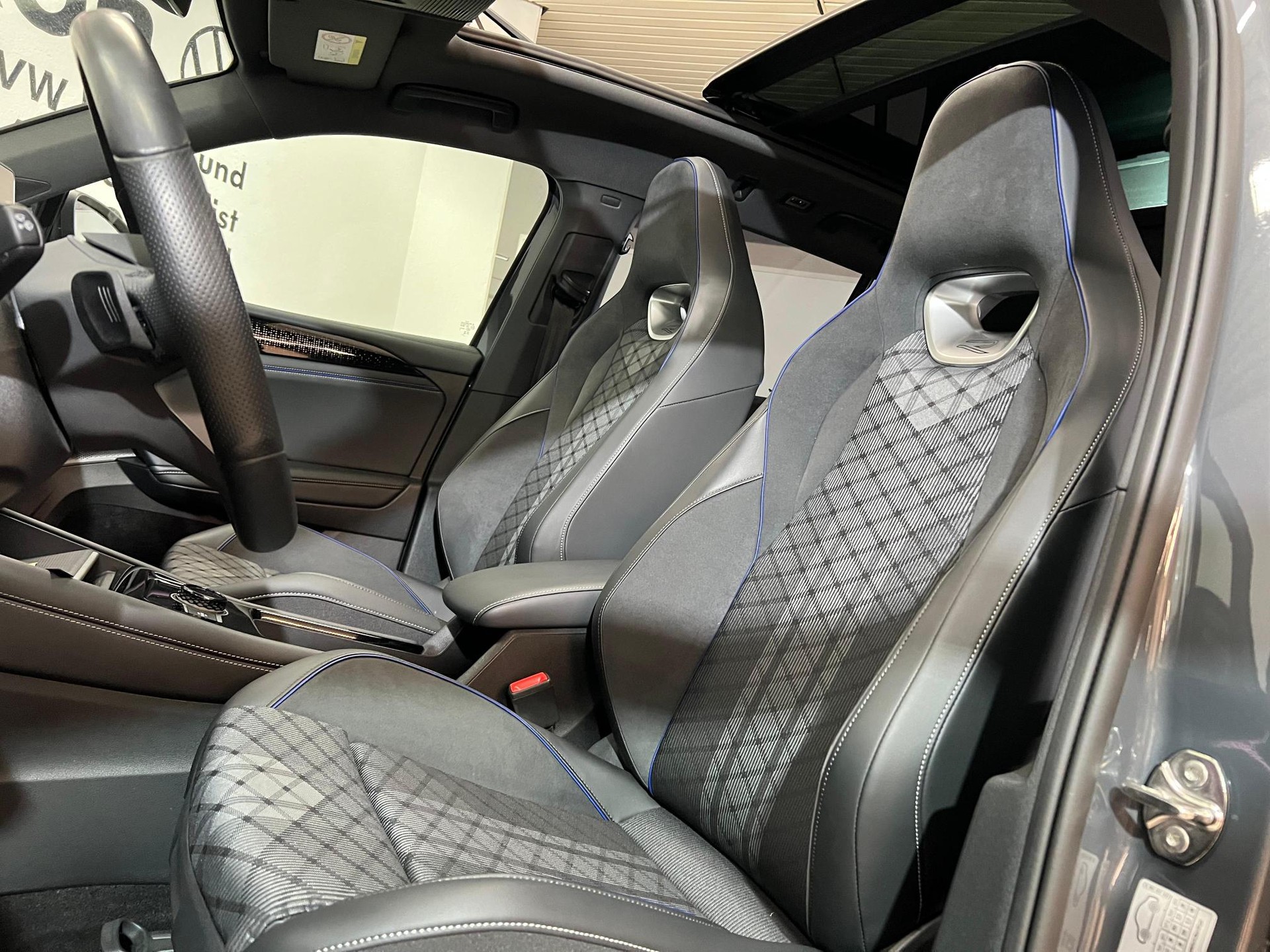 VW Tiguan 2.0 TSI DSG R-Line 4Motion-image-8