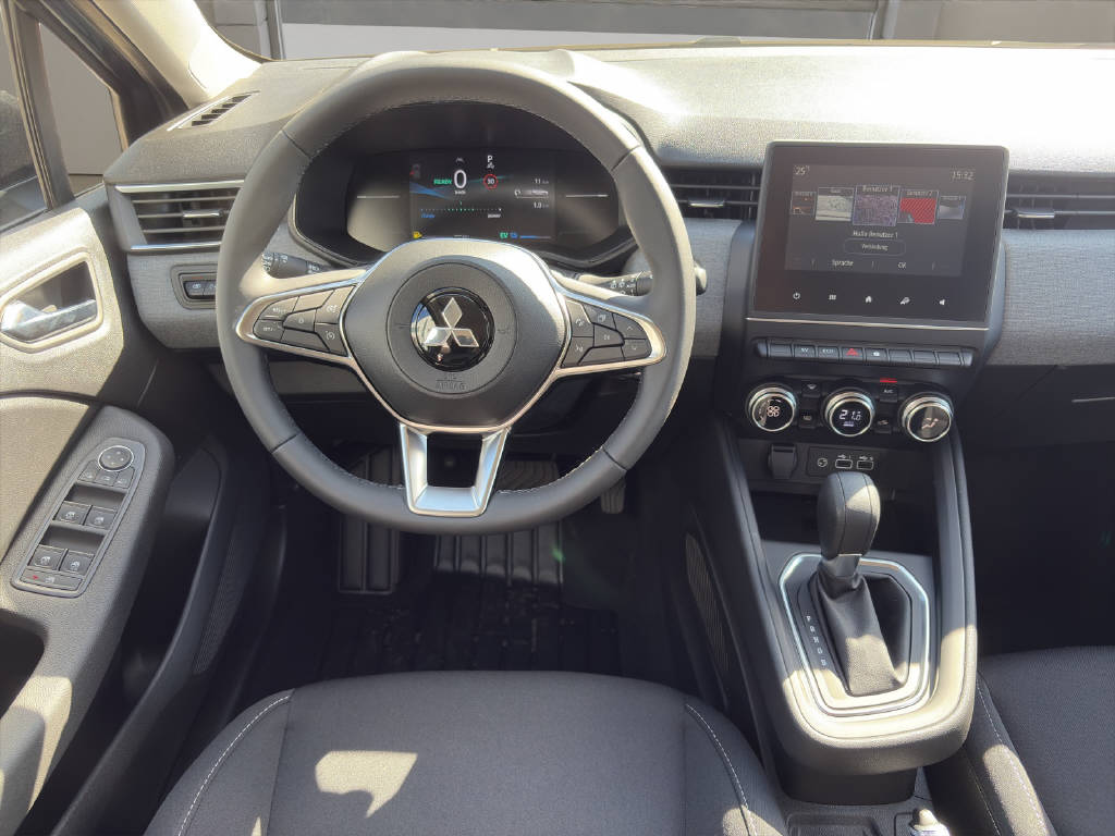 MITSUBISHI Colt 1.6 HEV Invite-image-9