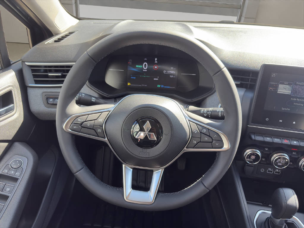 MITSUBISHI Colt 1.6 HEV Invite-image-10