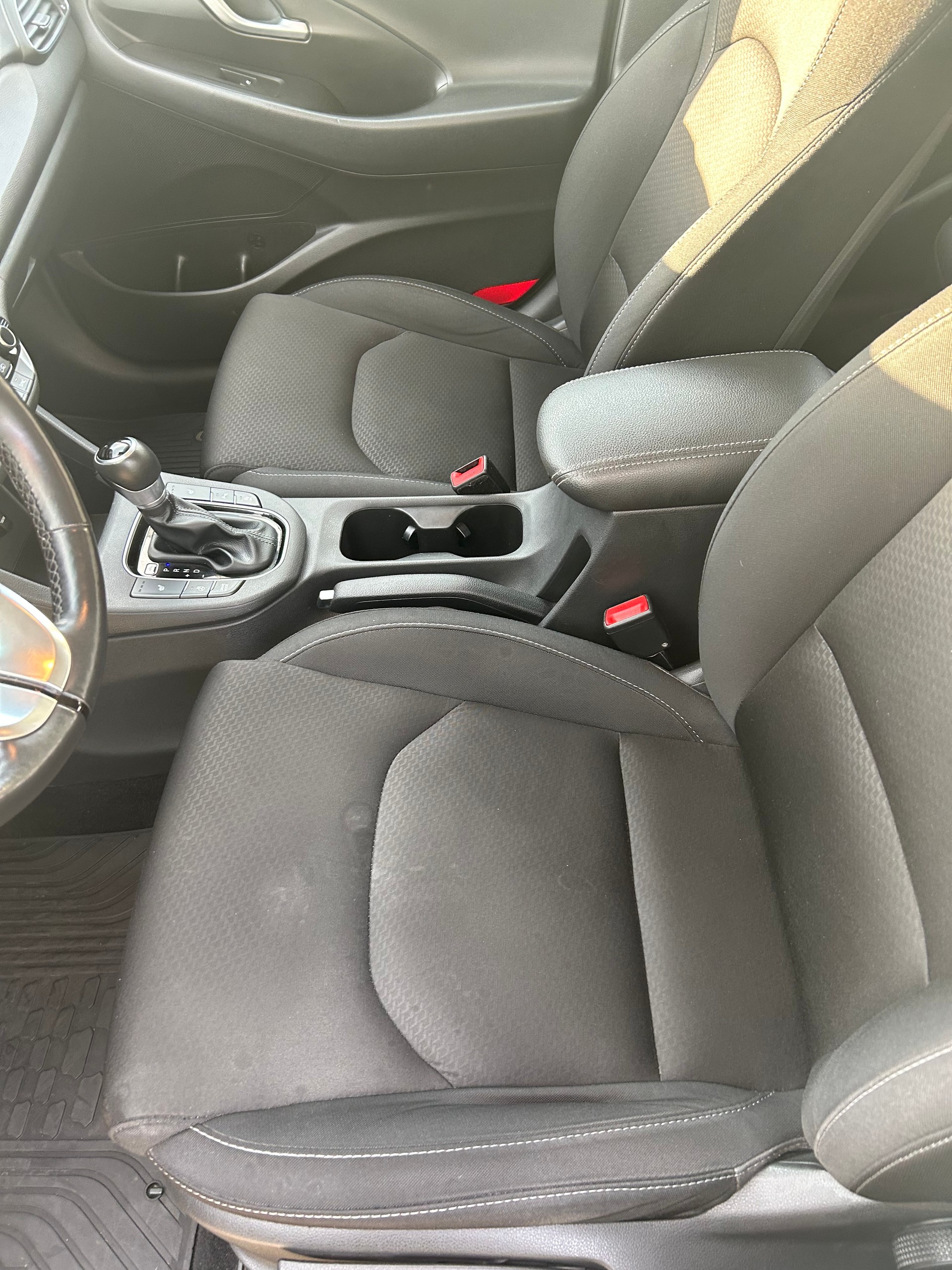 HYUNDAI i30-image-1